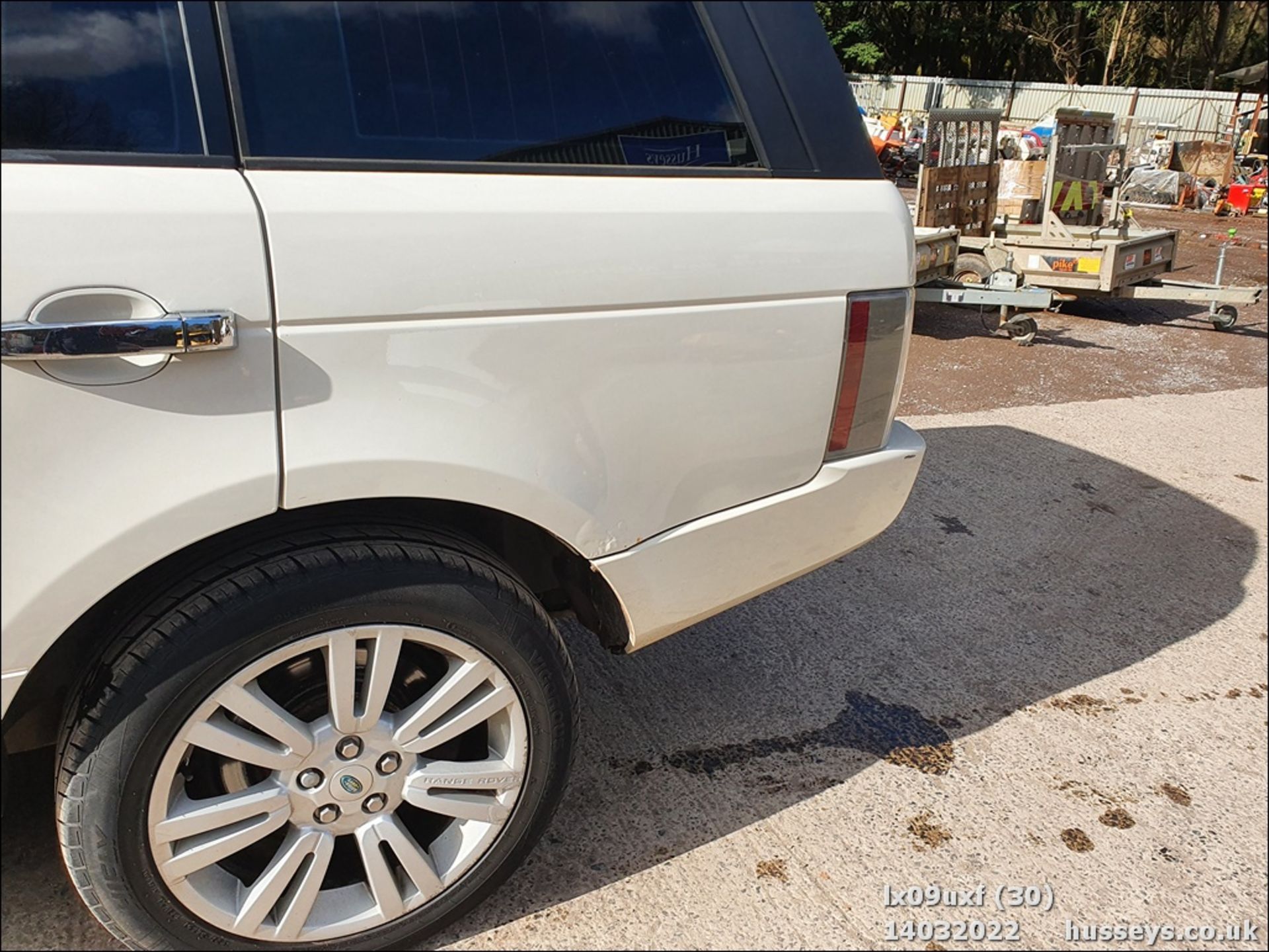 09/09 LAND ROVER RANGE ROVER VOGUE SE A - 3628cc 5dr 4x4 (White) - Image 31 of 34