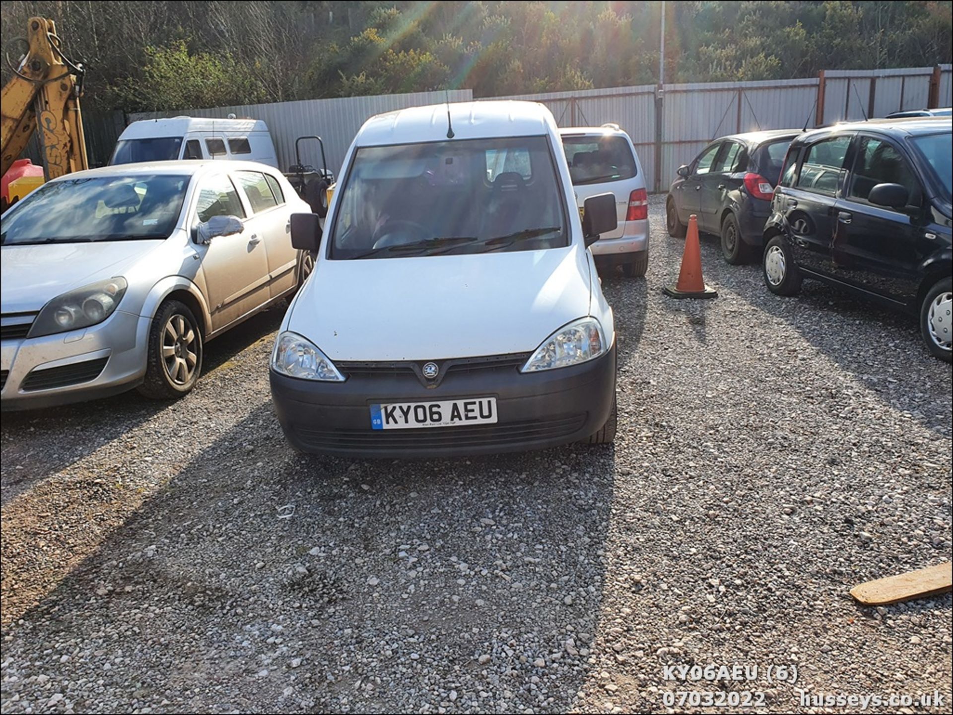 06/06 VAUXHALL COMBO 1700 CDTI 16V - 1686cc Van (White, 128k) - Image 6 of 23