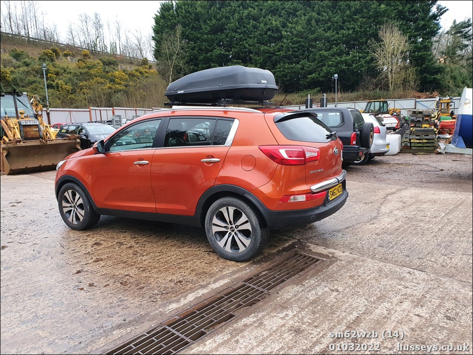 13/62 KIA SPORTAGE 3 CRDI - 1685cc 5dr Estate (Orange, 64k) - Image 14 of 30