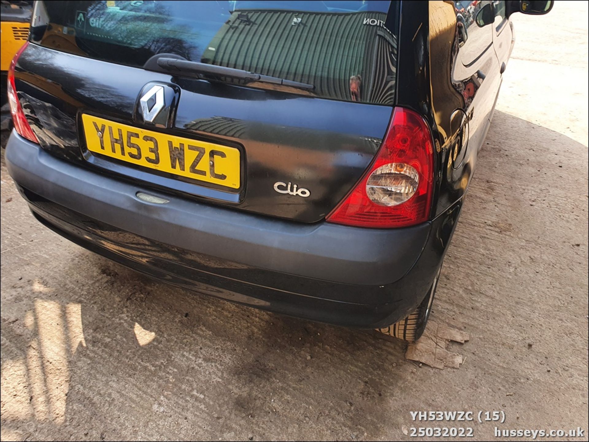 04/53 RENAULT CLIO DYNAMIQUE 16V - 1149cc 3dr Hatchback (Black, 90k) - Image 15 of 29