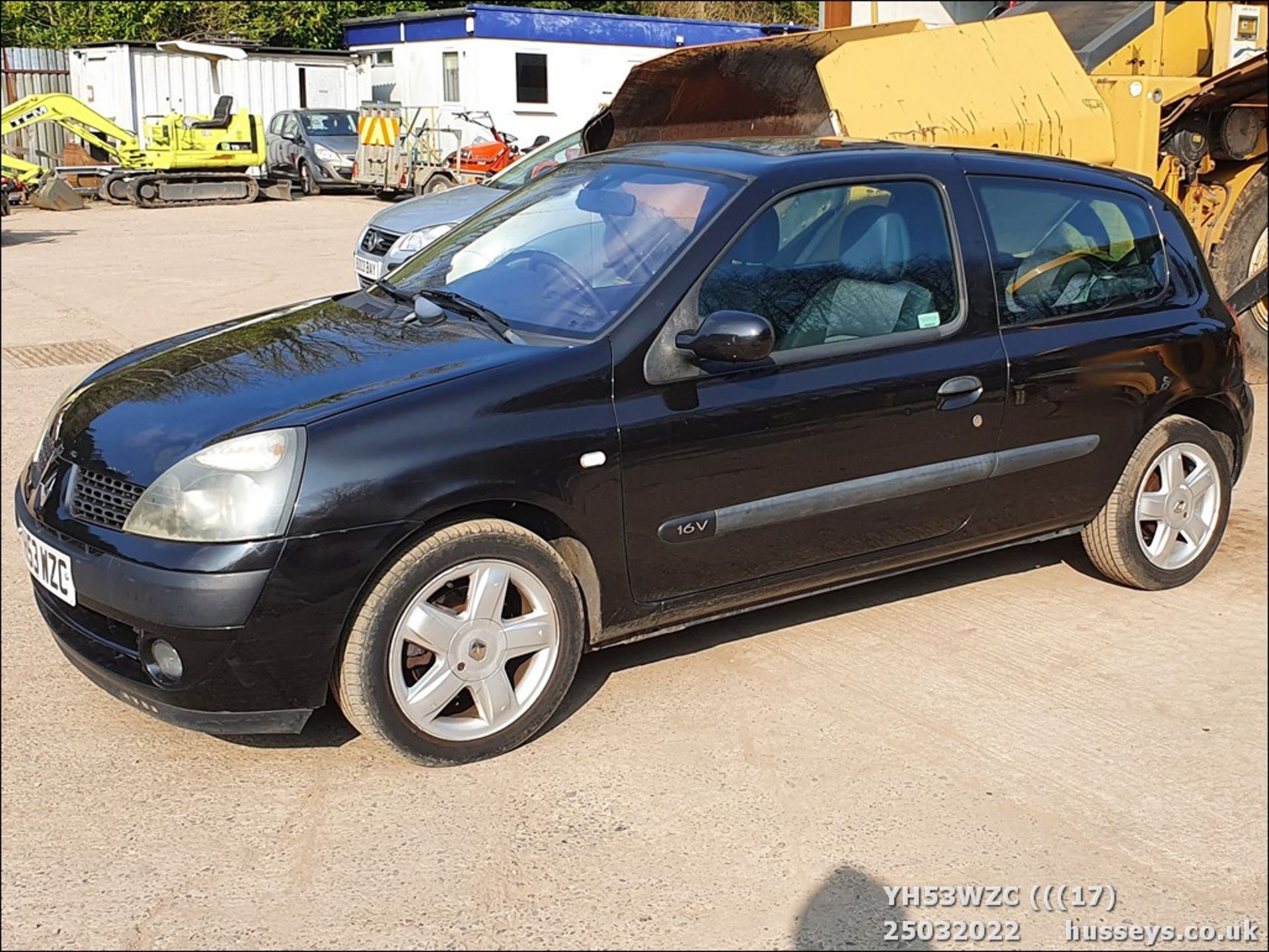 04/53 RENAULT CLIO DYNAMIQUE 16V - 1149cc 3dr Hatchback (Black, 90k) - Image 17 of 29