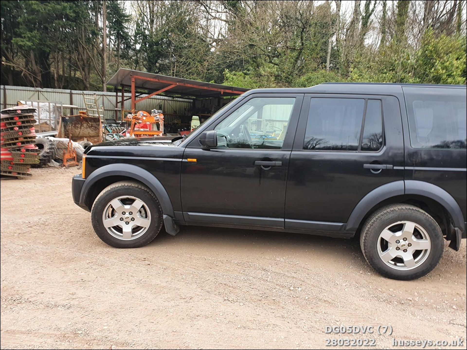 05/05 LAND ROVER DISCOVERY 3 TDV6 S - 2720cc 5dr Estate (Black, 136k) - Image 8 of 35