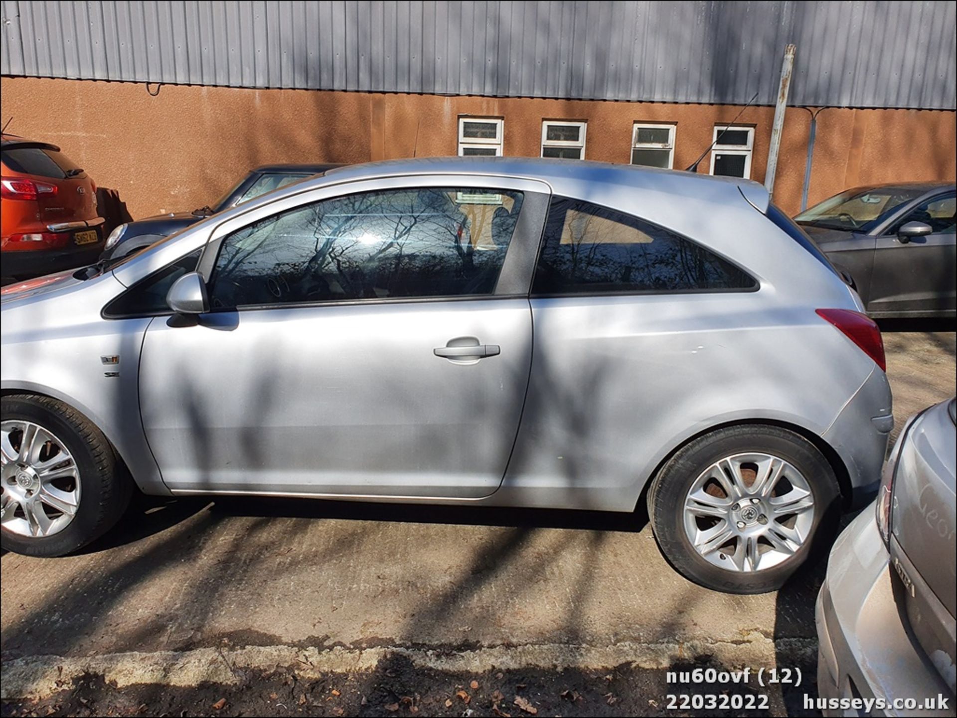 10/60 VAUXHALL CORSA SE - 1229cc 3dr Hatchback (Silver) - Image 13 of 31