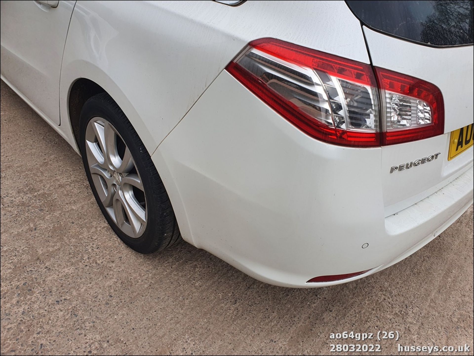 14/64 PEUGEOT 508 ACTIVE SW E-HDI - 1560cc 5dr Estate (White, 137k) - Image 26 of 41