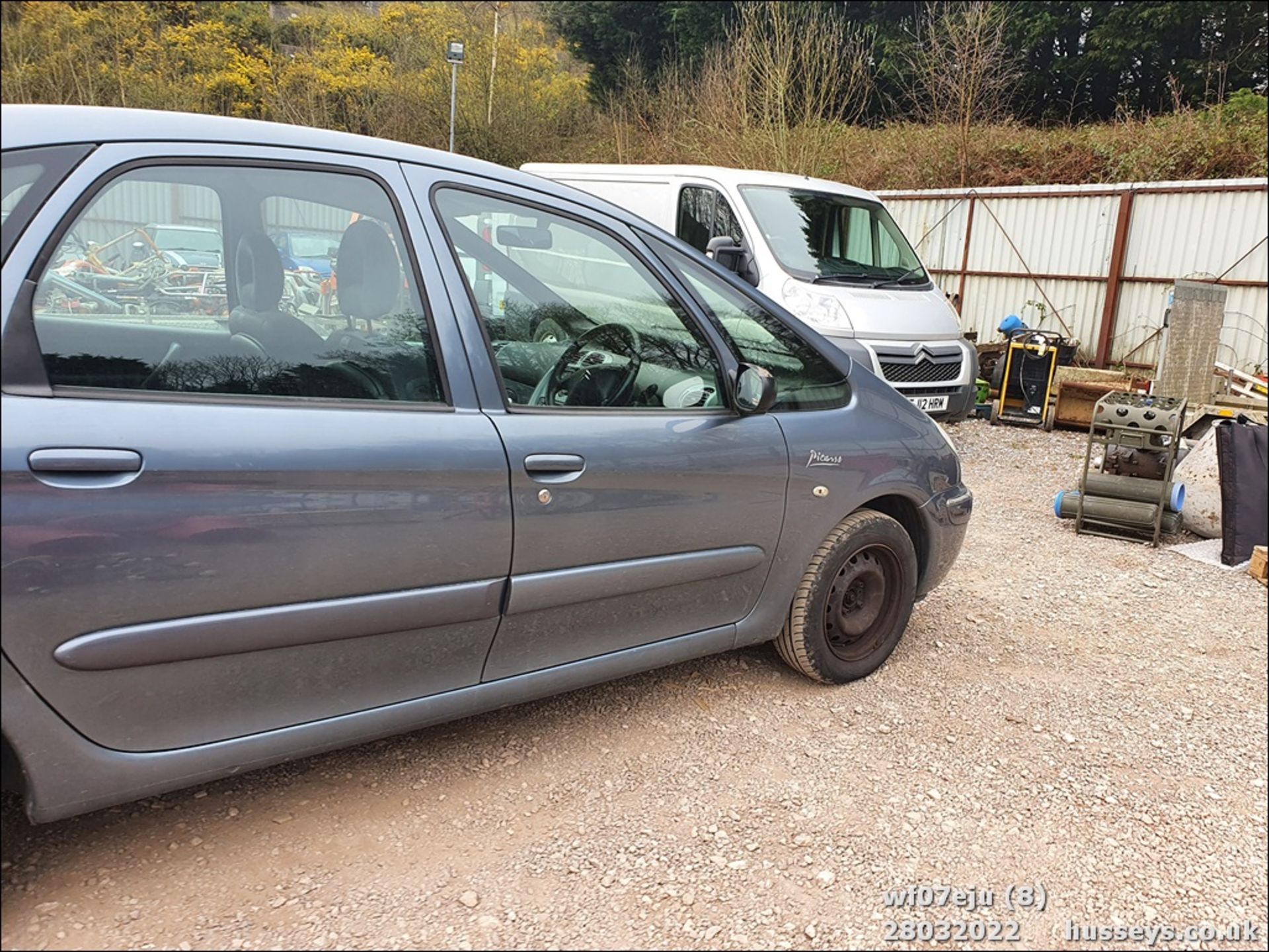 07/07 CITROEN XSARA PICASSO DESIRE 92 - 1560cc 5dr MPV (Grey) - Image 8 of 32