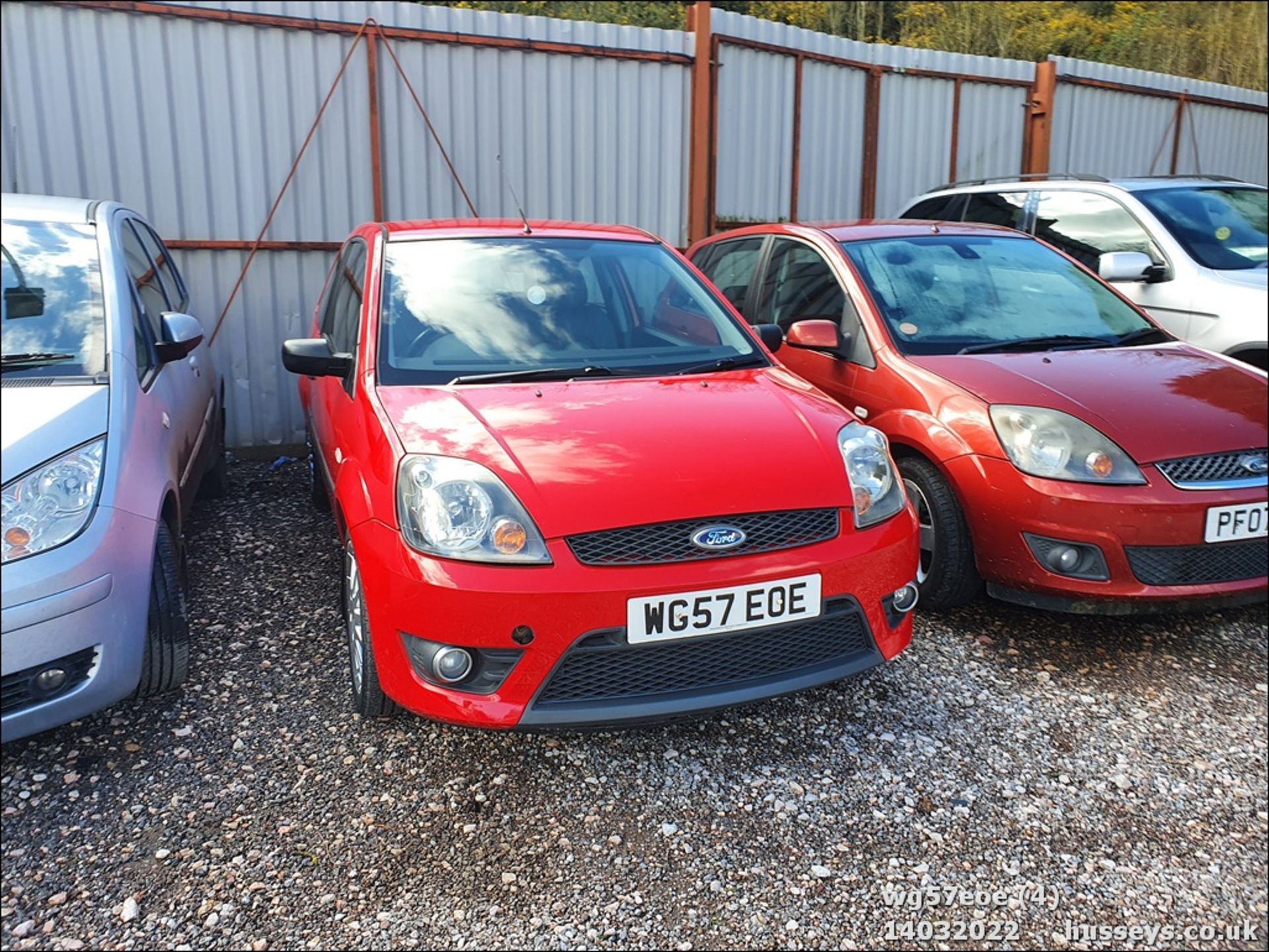 07/57 FORD FIESTA ZETEC S - 1596cc 3dr Hatchback (Red) - Image 4 of 15