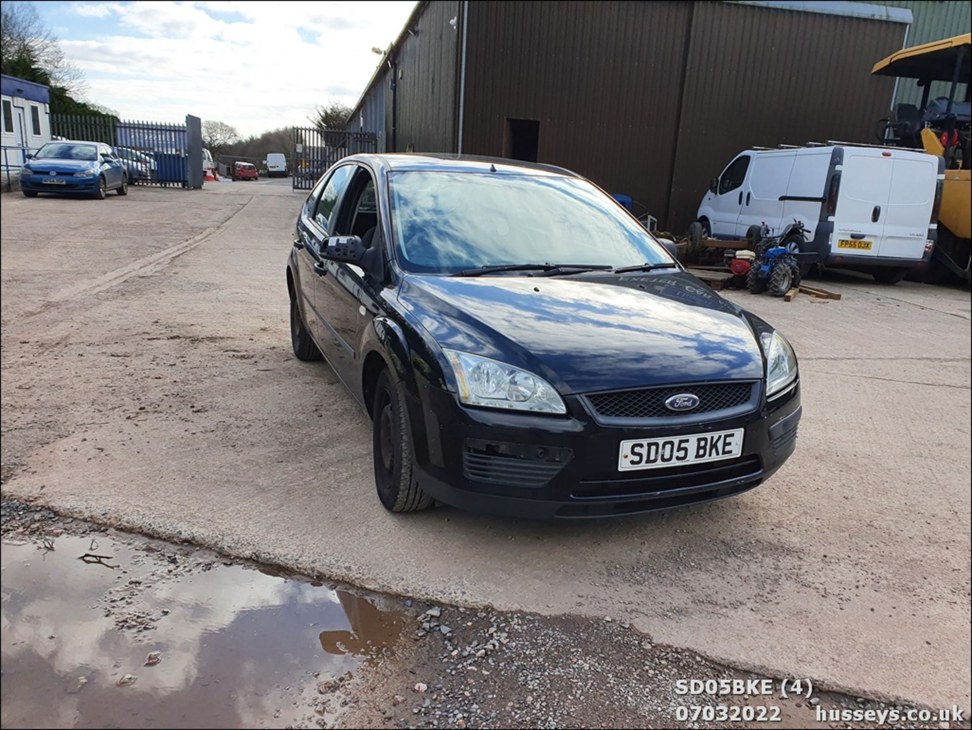 05/05 FORD FOCUS STUDIO - 1388cc 5dr Hatchback (Black, 105k) - Image 4 of 31