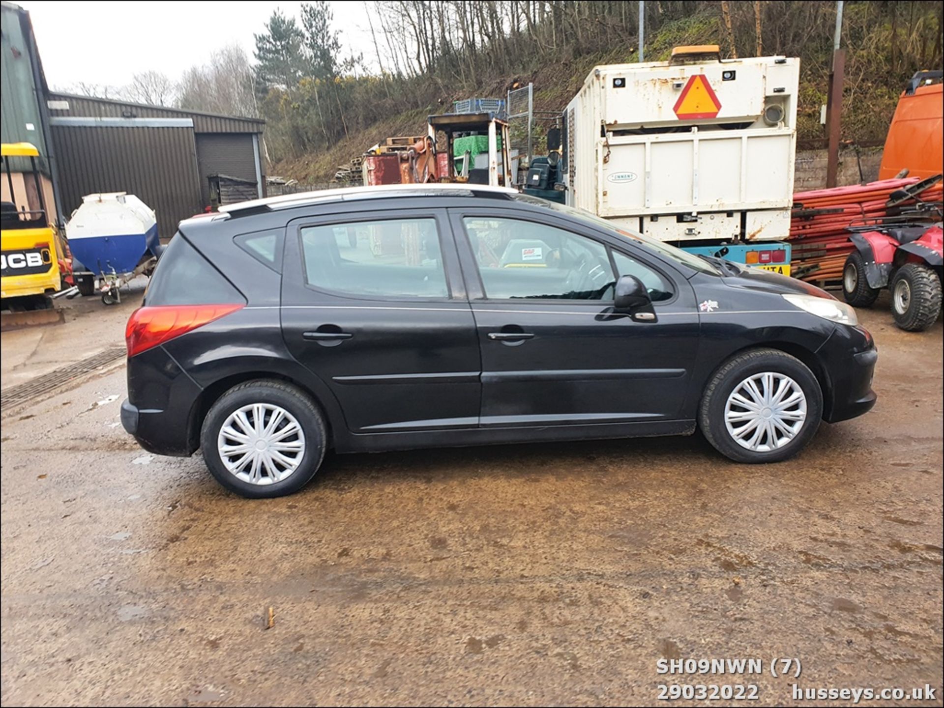 09/09 PEUGEOT 207 S SW HDI - 1560cc 5dr Estate (Black, 124k) - Image 8 of 31