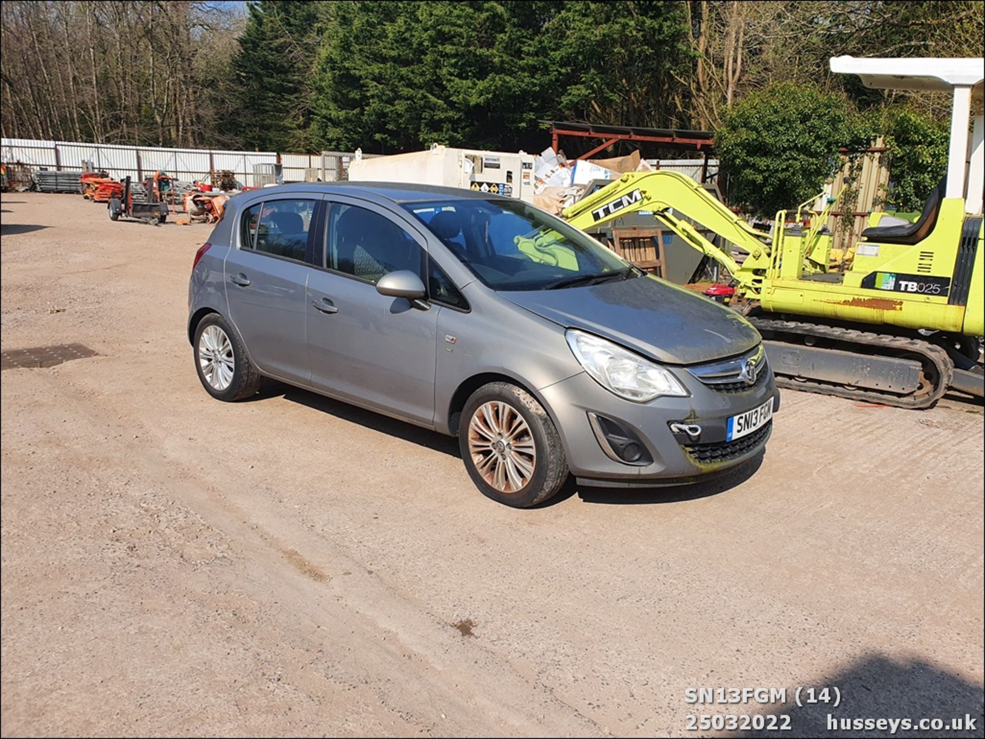 13/13 VAUXHALL CORSA SE AUTO - 1398cc 5dr Hatchback (Brown) - Image 15 of 22