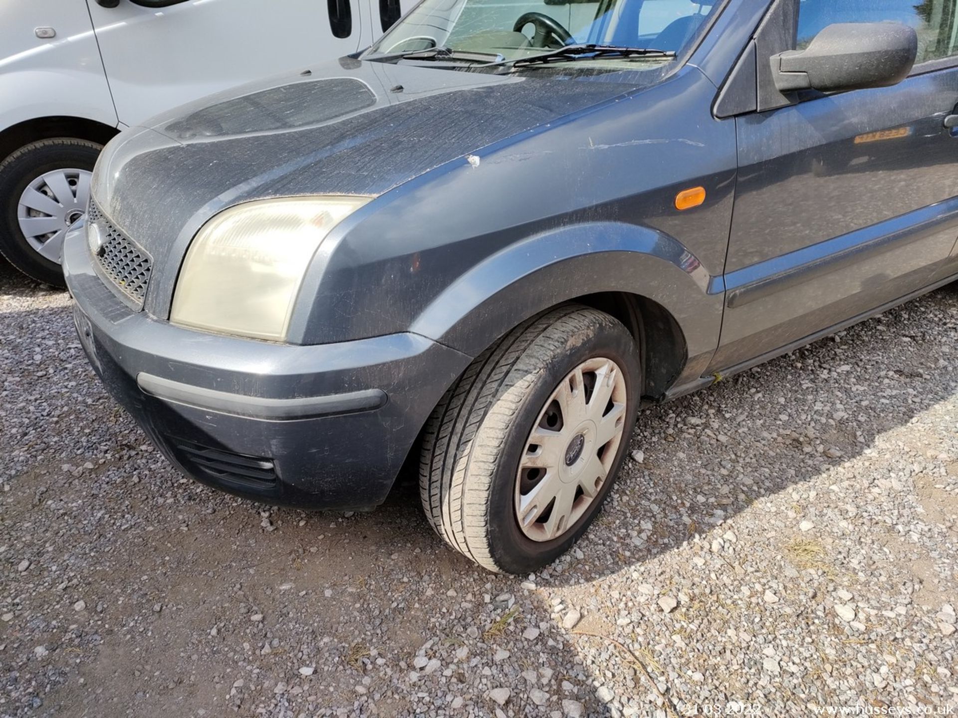 03/03 FORD FUSION 2 16V - 1388cc 5dr Hatchback (Grey) - Image 3 of 20