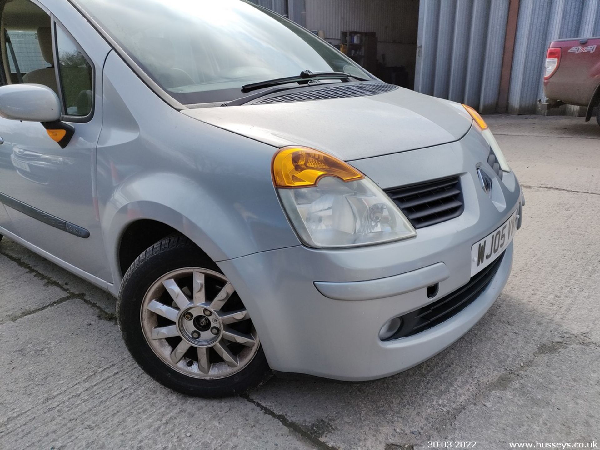 05/05 RENAULT MODUS PRIVILEGE 16V AUTO - 1598cc 5dr Hatchback (Silver) - Image 2 of 19