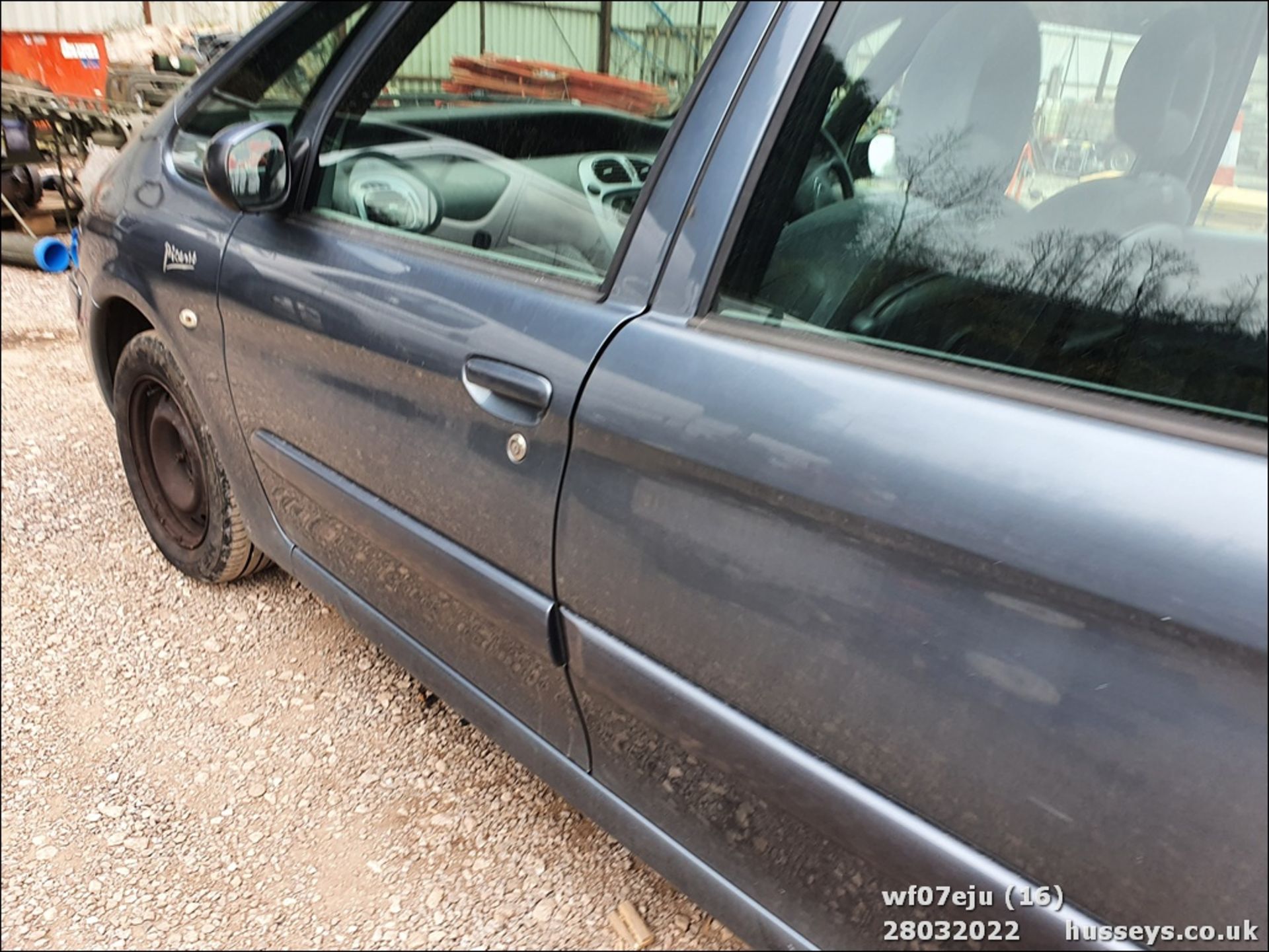 07/07 CITROEN XSARA PICASSO DESIRE 92 - 1560cc 5dr MPV (Grey) - Image 16 of 32