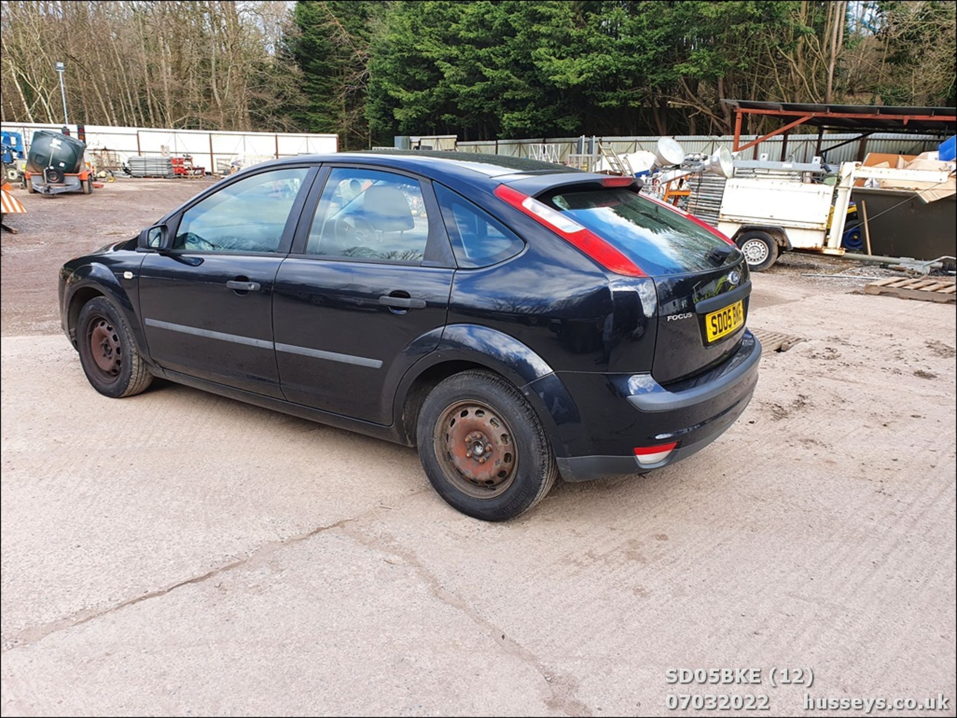 05/05 FORD FOCUS STUDIO - 1388cc 5dr Hatchback (Black, 105k) - Image 12 of 31