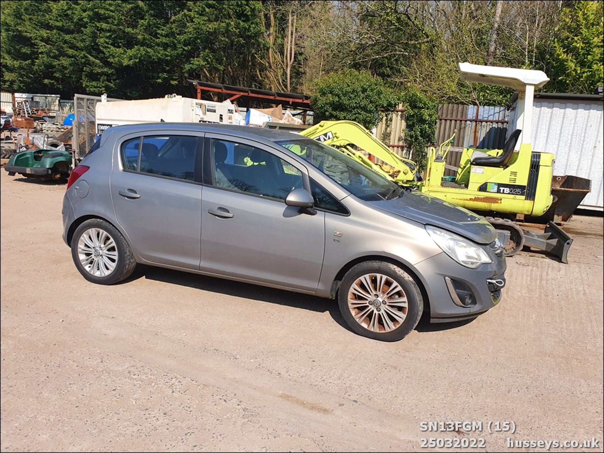 13/13 VAUXHALL CORSA SE AUTO - 1398cc 5dr Hatchback (Brown) - Image 16 of 22