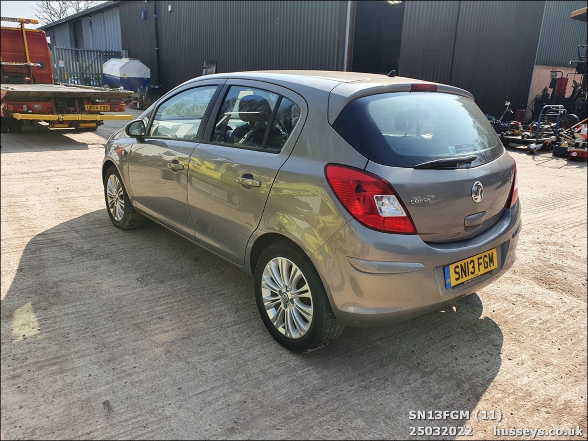 13/13 VAUXHALL CORSA SE AUTO - 1398cc 5dr Hatchback (Brown) - Image 12 of 22