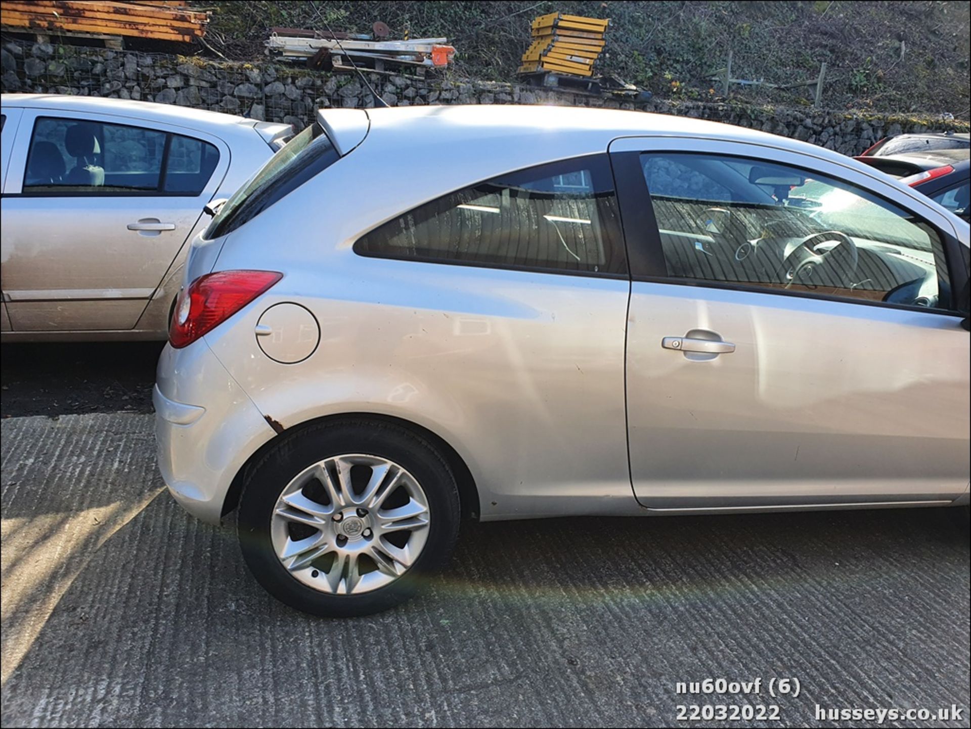 10/60 VAUXHALL CORSA SE - 1229cc 3dr Hatchback (Silver) - Image 7 of 31