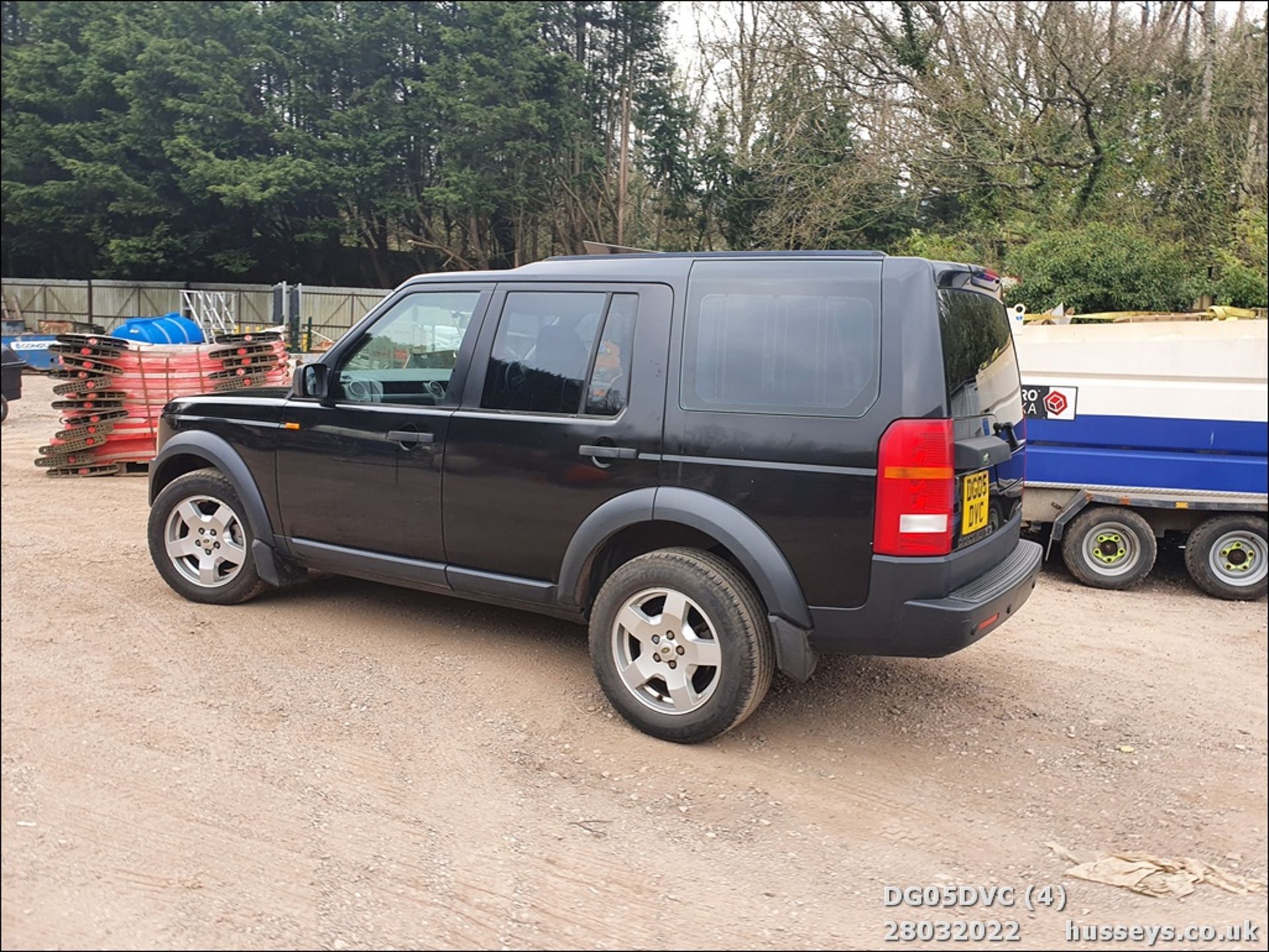 05/05 LAND ROVER DISCOVERY 3 TDV6 S - 2720cc 5dr Estate (Black, 136k) - Image 5 of 35