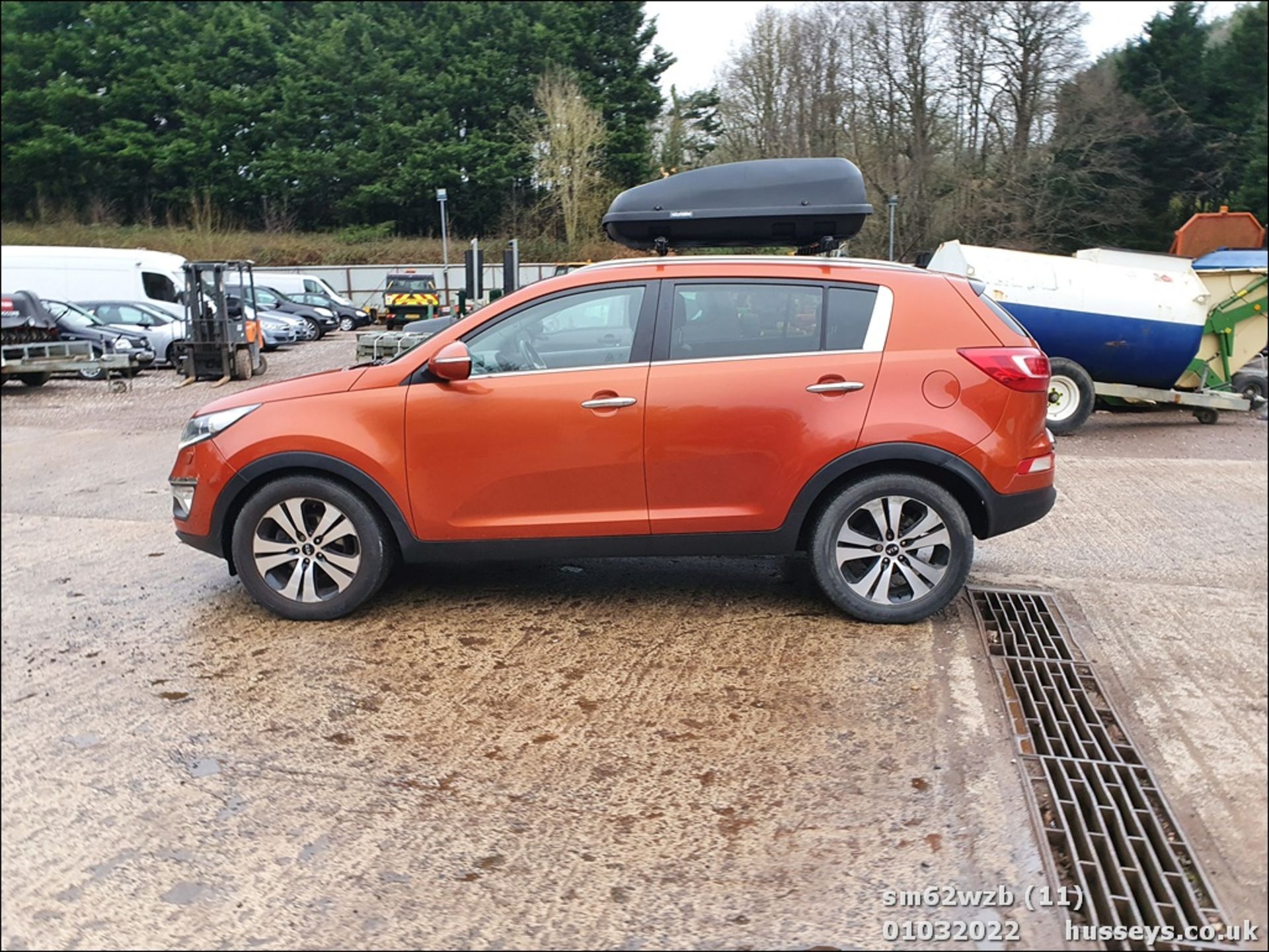 13/62 KIA SPORTAGE 3 CRDI - 1685cc 5dr Estate (Orange, 64k) - Image 11 of 30