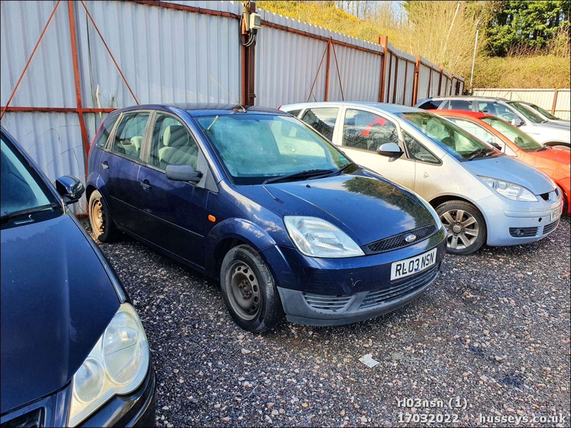 03/03 FORD FIESTA - 1388cc 5dr Hatchback (Blue, 117k) - Image 2 of 28