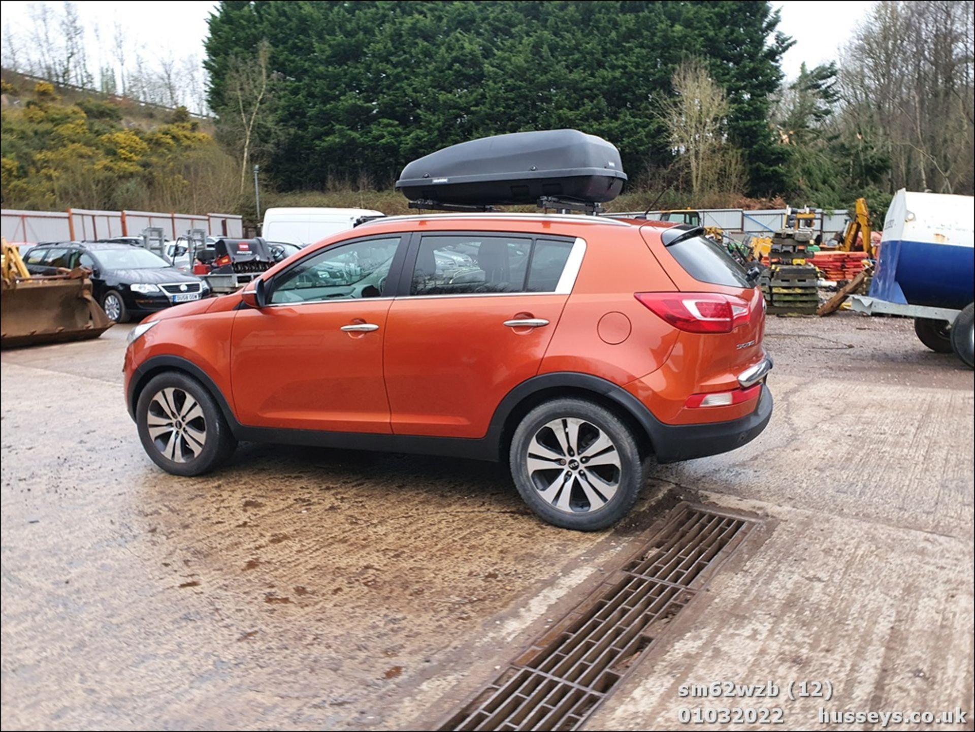 13/62 KIA SPORTAGE 3 CRDI - 1685cc 5dr Estate (Orange, 64k) - Image 12 of 30