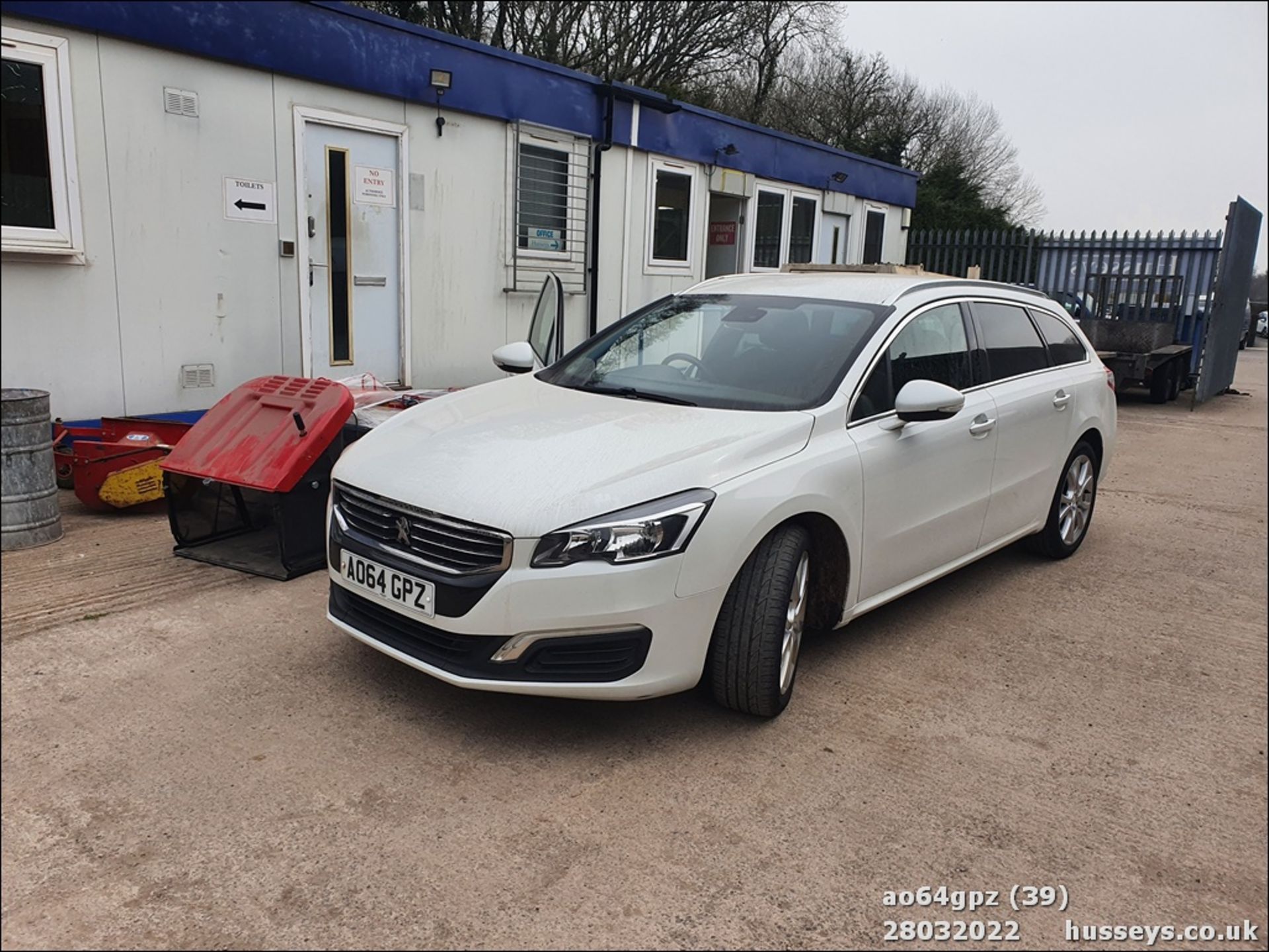 14/64 PEUGEOT 508 ACTIVE SW E-HDI - 1560cc 5dr Estate (White, 137k) - Image 39 of 41