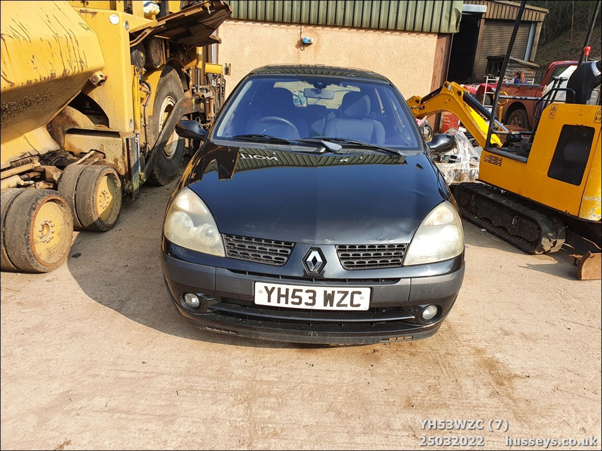 04/53 RENAULT CLIO DYNAMIQUE 16V - 1149cc 3dr Hatchback (Black, 90k) - Image 7 of 29