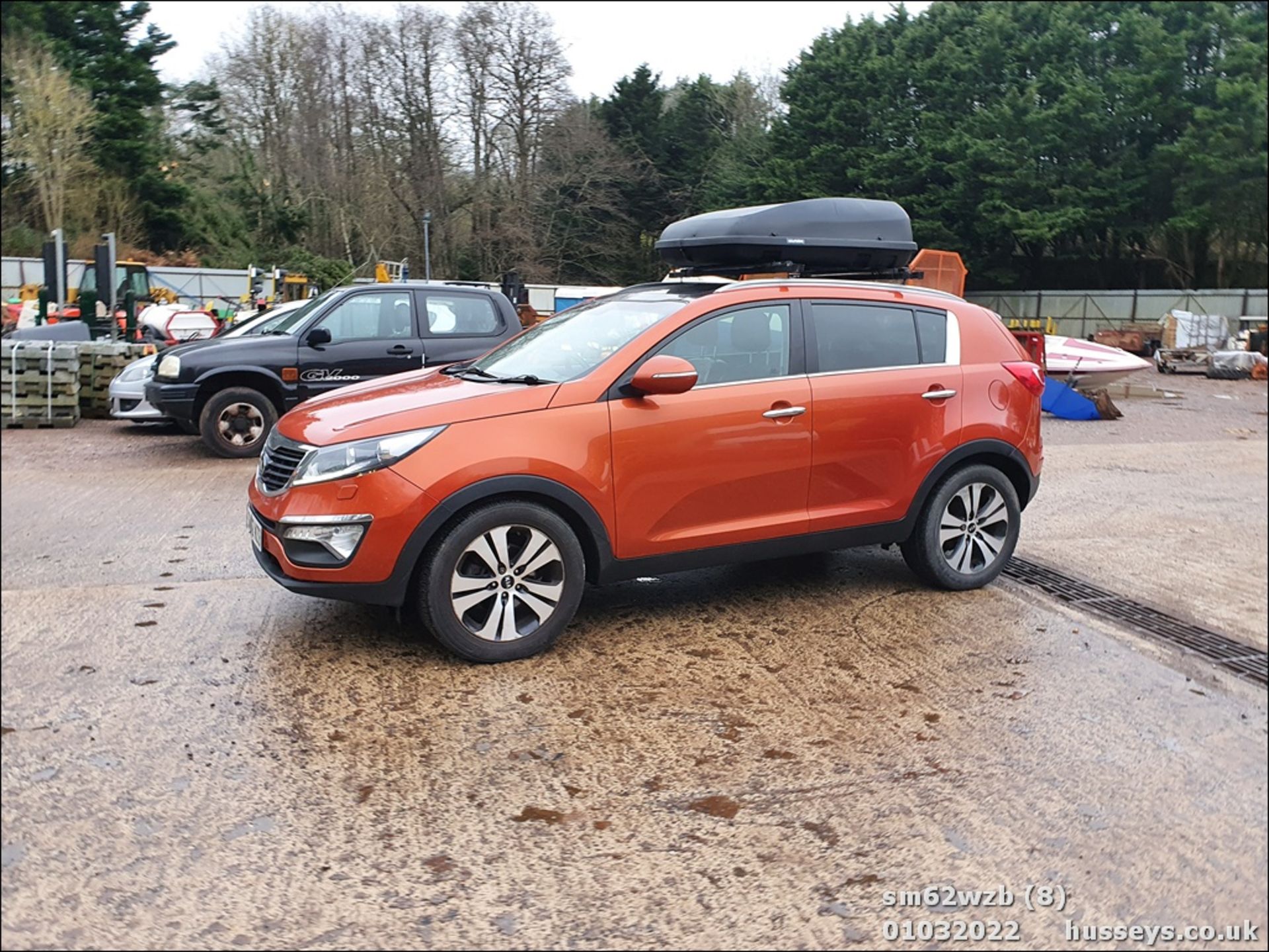 13/62 KIA SPORTAGE 3 CRDI - 1685cc 5dr Estate (Orange, 64k) - Image 8 of 30