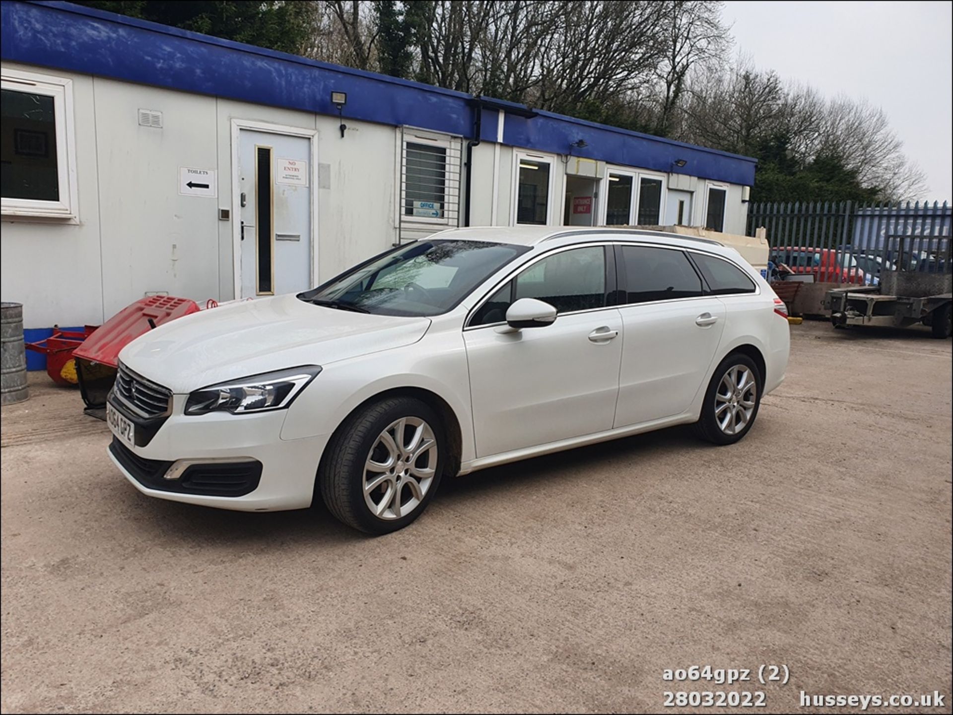 14/64 PEUGEOT 508 ACTIVE SW E-HDI - 1560cc 5dr Estate (White, 137k) - Image 2 of 41