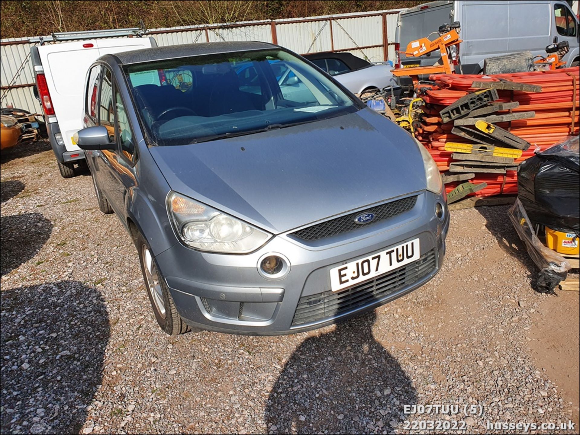 07/07 FORD S-MAX ZETEC - 1999cc 5dr MPV (Silver) - Image 5 of 26