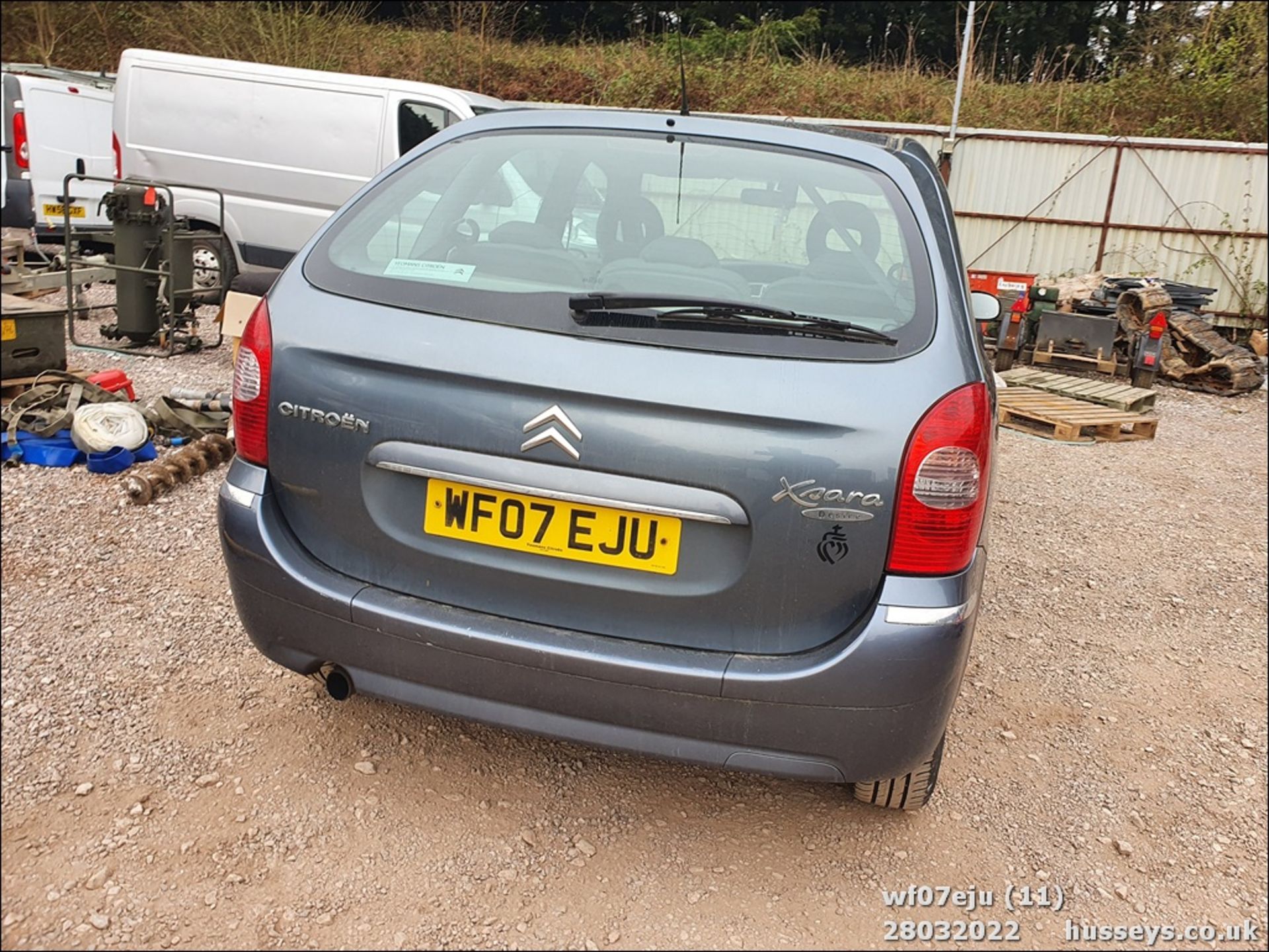 07/07 CITROEN XSARA PICASSO DESIRE 92 - 1560cc 5dr MPV (Grey) - Image 11 of 32