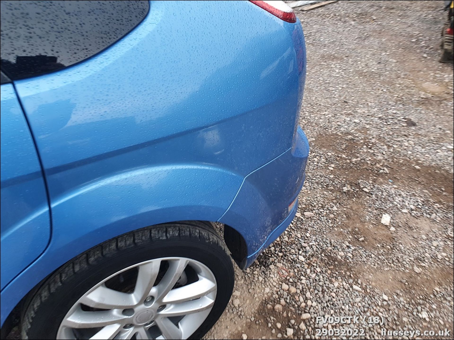 09/09 FORD FOCUS ZETEC S 115 TDCI - 1753cc 5dr Hatchback (Blue, 168k) - Image 18 of 32