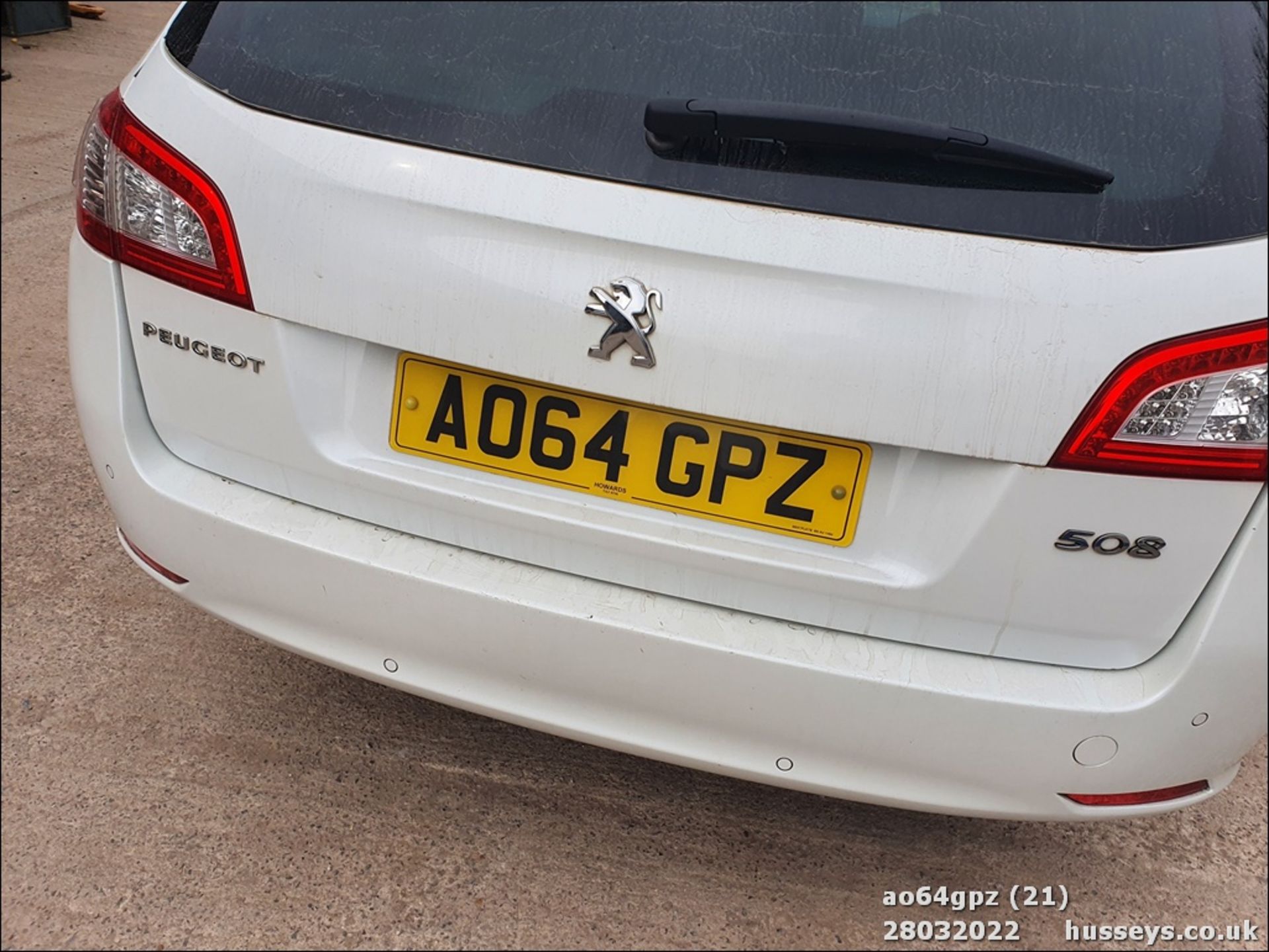 14/64 PEUGEOT 508 ACTIVE SW E-HDI - 1560cc 5dr Estate (White, 137k) - Image 21 of 41