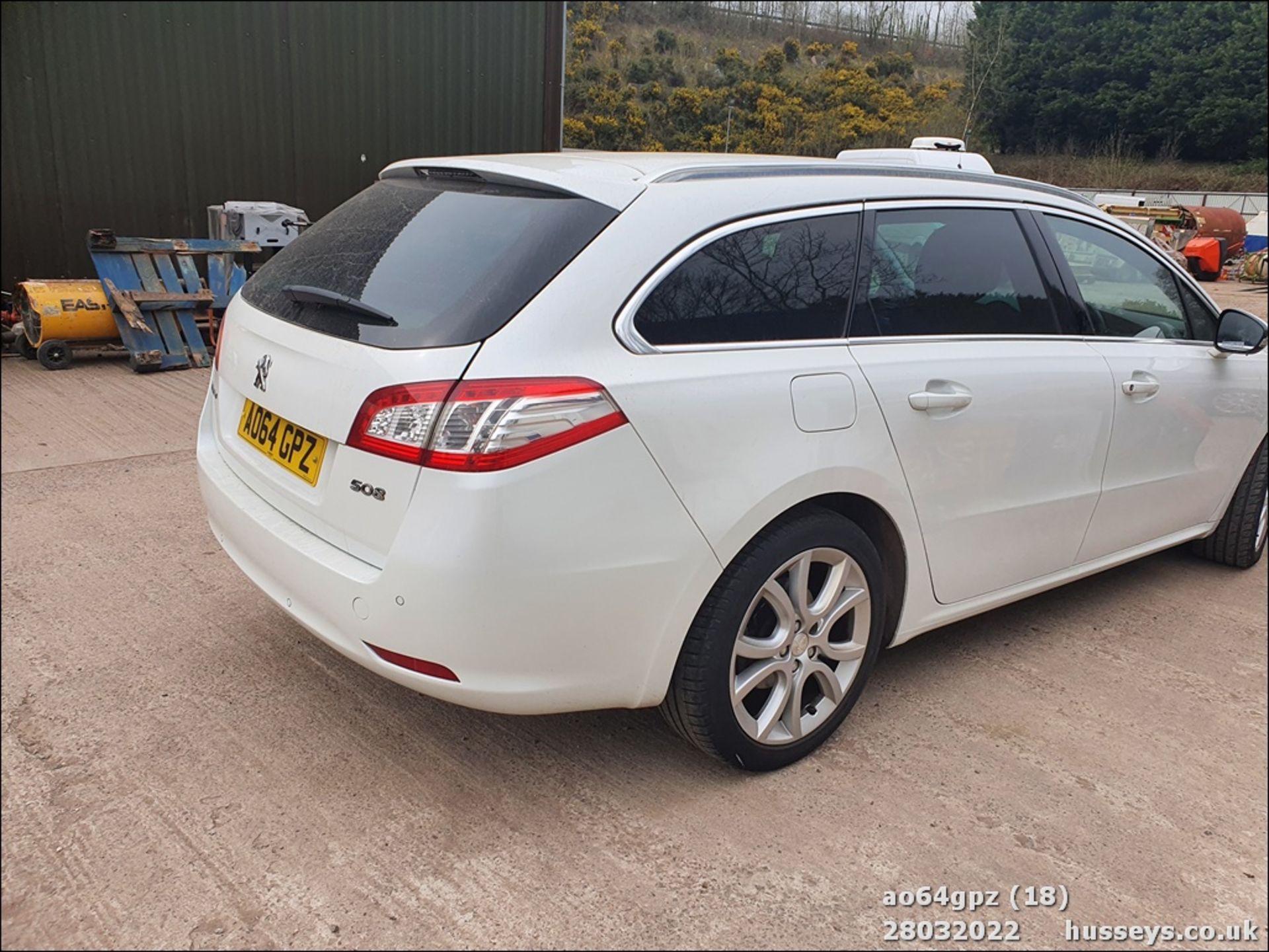 14/64 PEUGEOT 508 ACTIVE SW E-HDI - 1560cc 5dr Estate (White, 137k) - Image 18 of 41