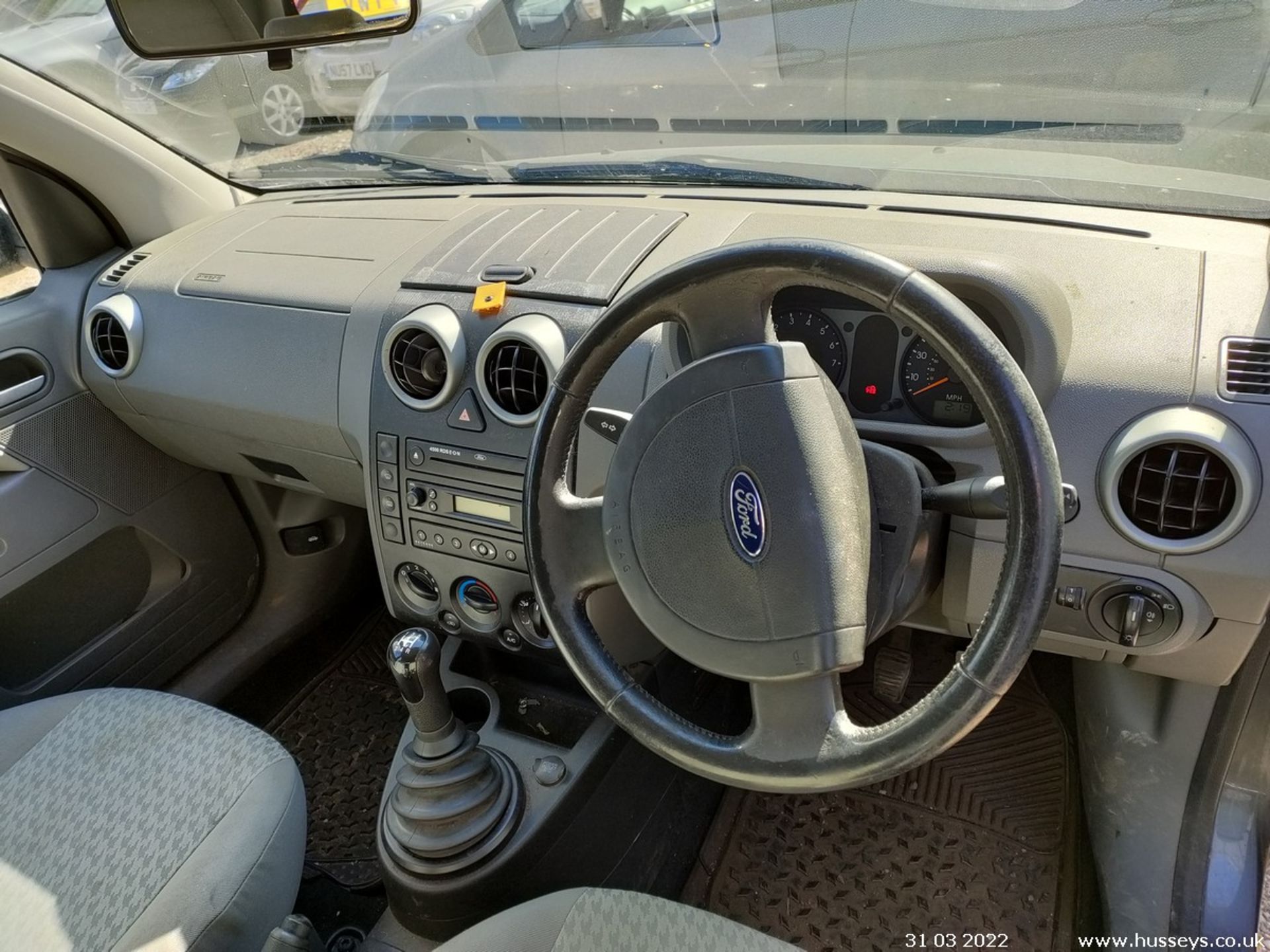 03/03 FORD FUSION 2 16V - 1388cc 5dr Hatchback (Grey) - Image 18 of 20