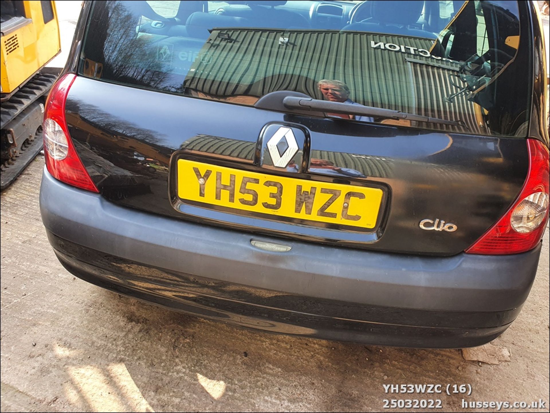 04/53 RENAULT CLIO DYNAMIQUE 16V - 1149cc 3dr Hatchback (Black, 90k) - Image 16 of 29