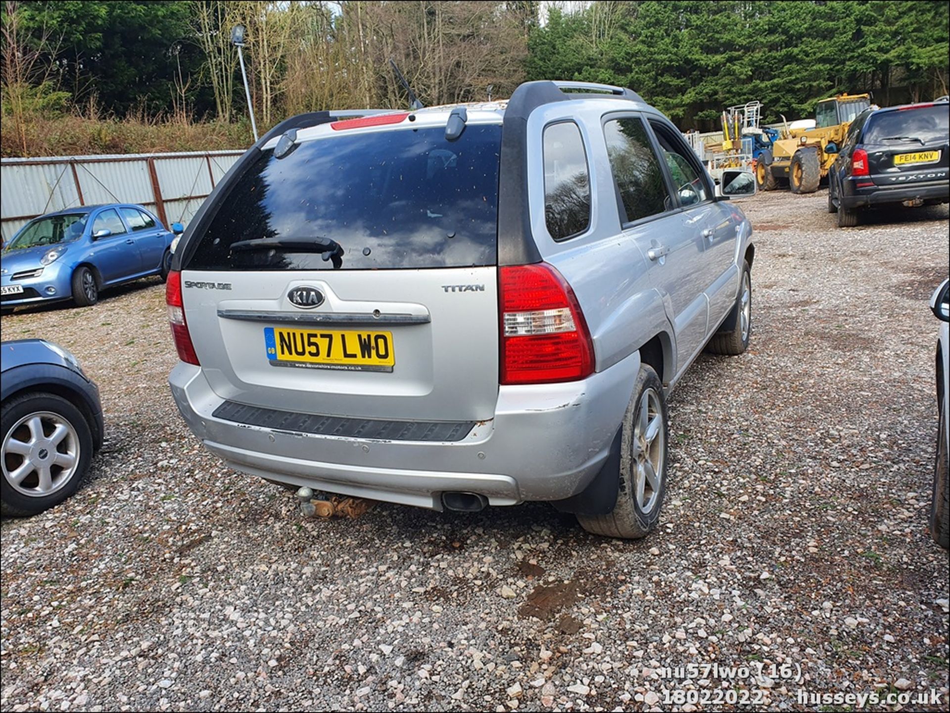 07/57 KIA SPORTAGE TITAN - 1975cc 5dr Hatchback (Silver, 112k) - Image 16 of 24