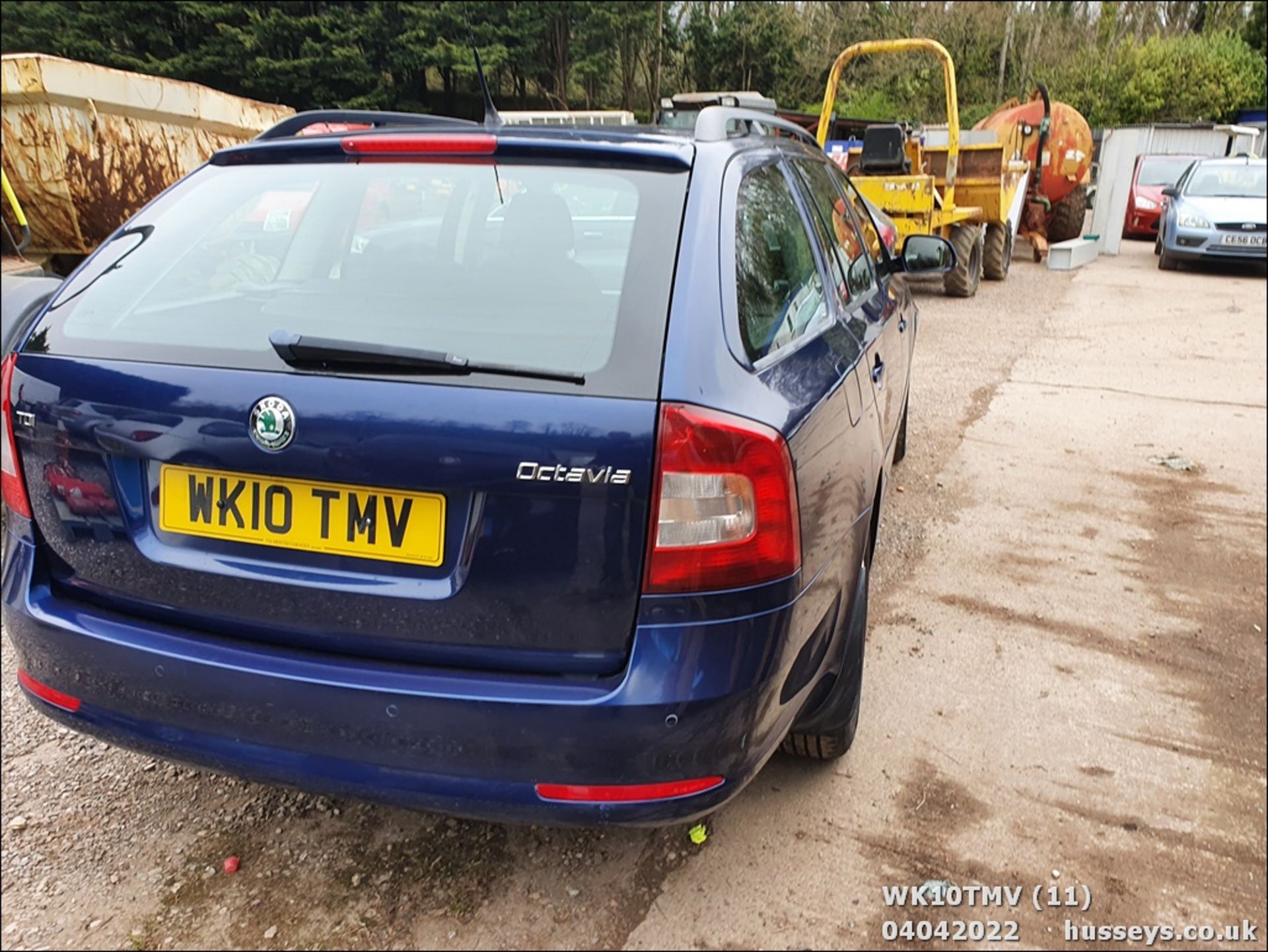 10/10 SKODA OCTAVIA ELEGANCE TDI CR - 1598cc 5dr Estate (Blue, 129k) - Image 11 of 34