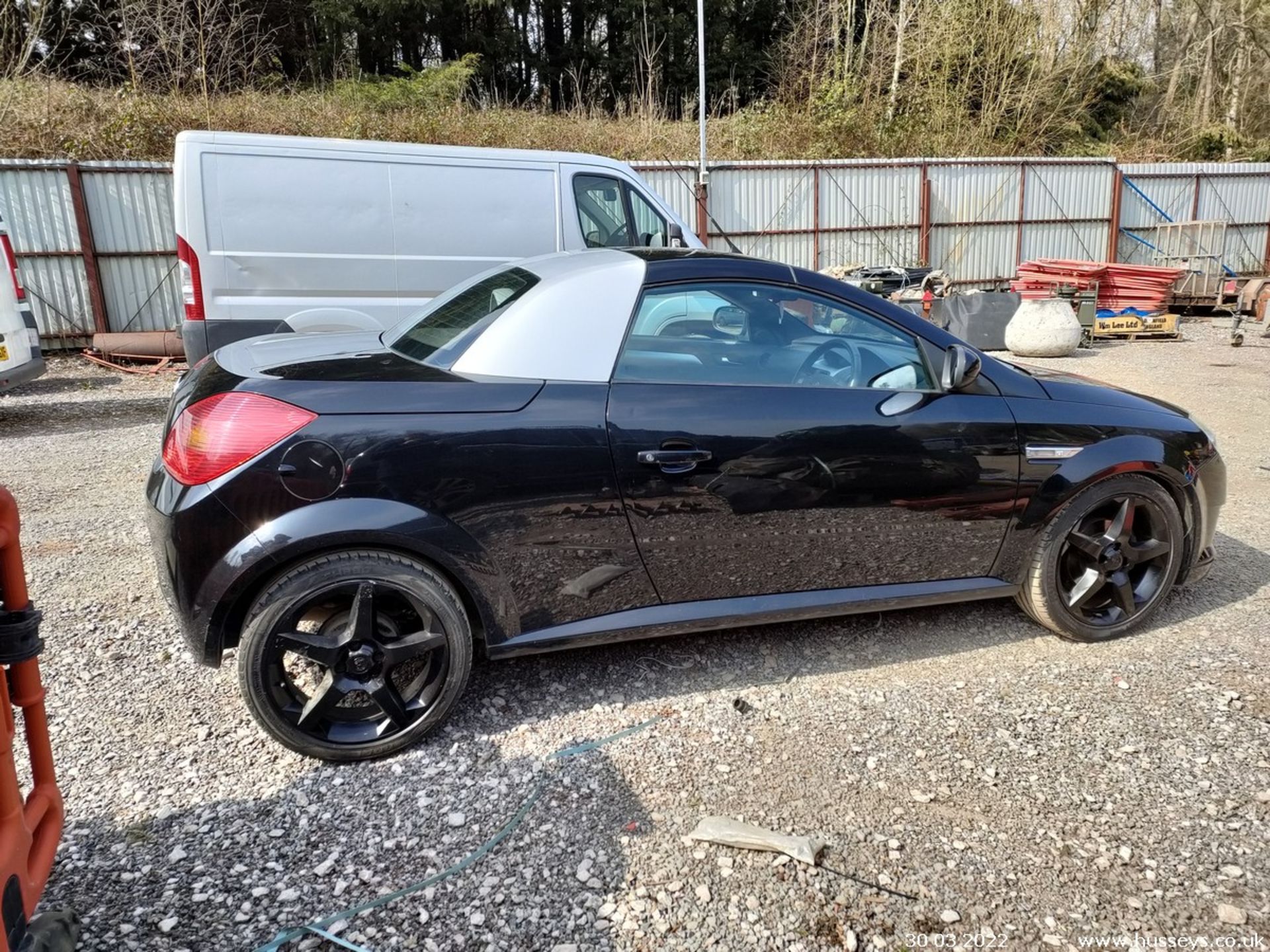 08/58 VAUXHALL TIGRA EXCLUSIV - 1364cc 2dr Convertible (Black, 71k) - Image 11 of 17