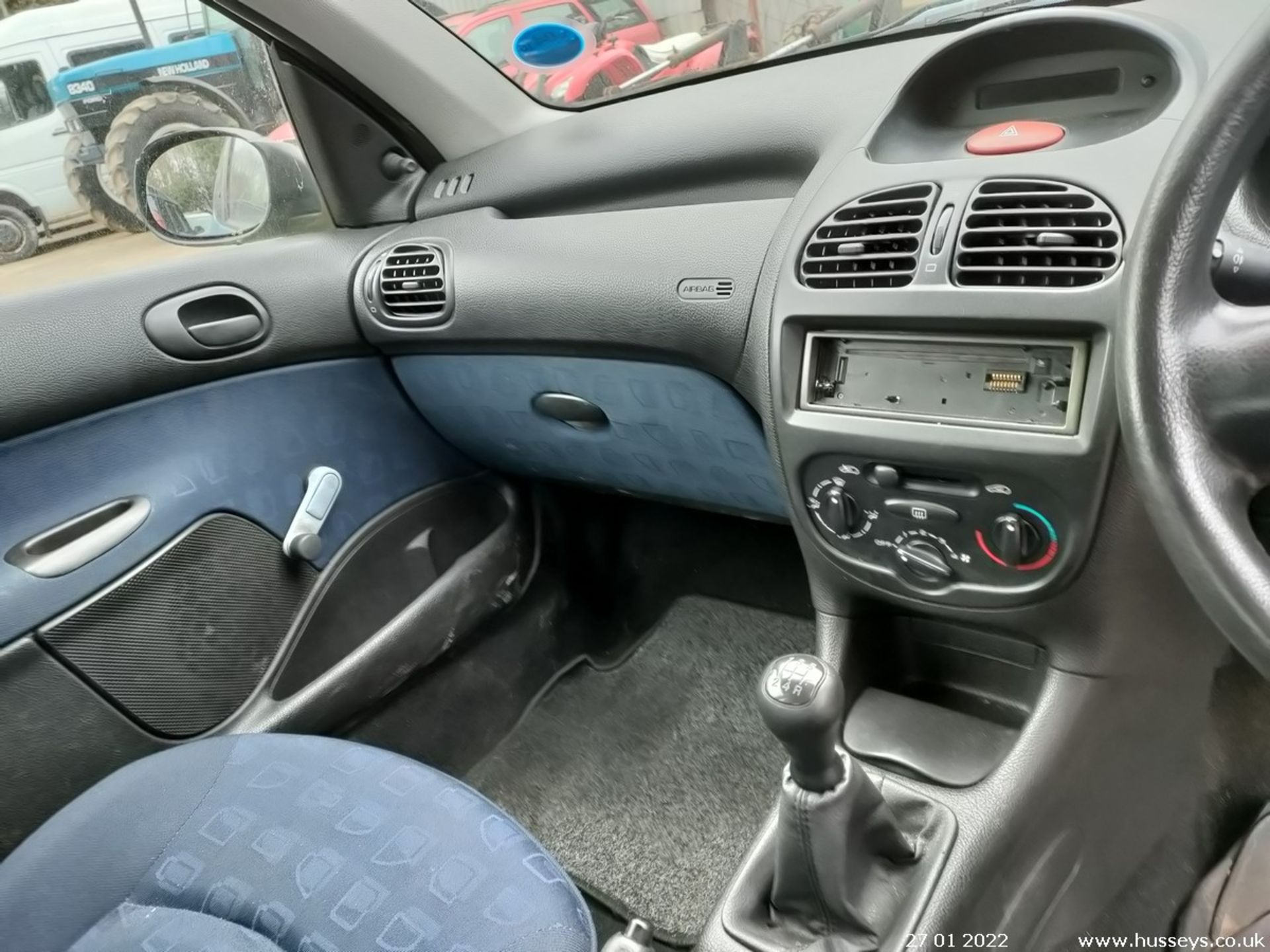 02/02 PEUGEOT 206 STYLE HDI - 1398cc 3dr Hatchback (Blue, 103k) - Image 22 of 63