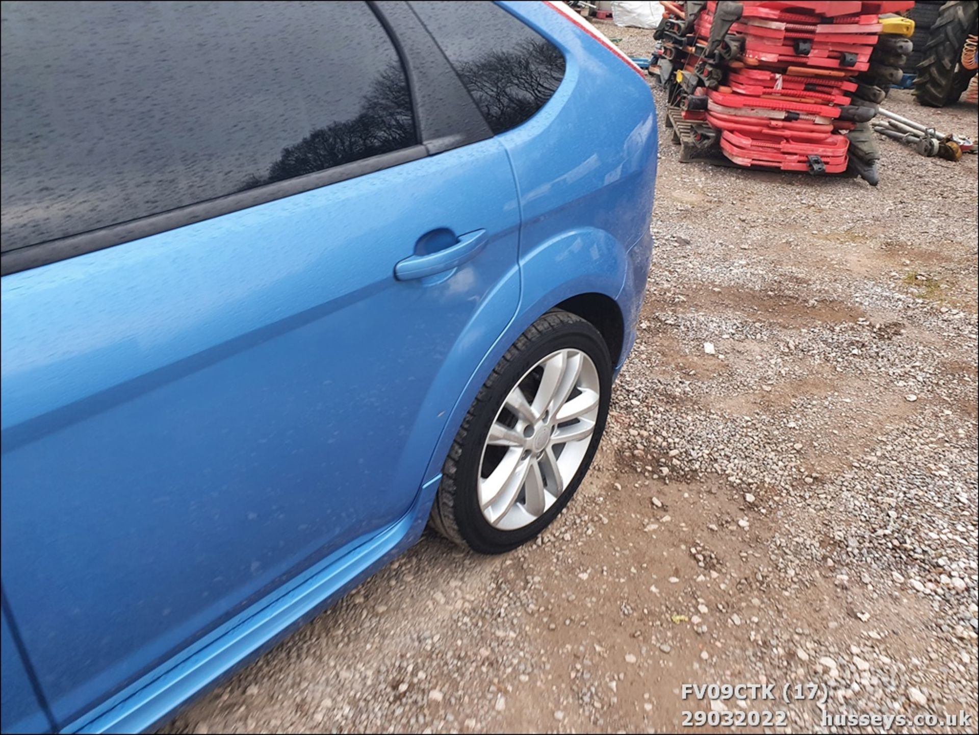 09/09 FORD FOCUS ZETEC S 115 TDCI - 1753cc 5dr Hatchback (Blue, 168k) - Image 17 of 32