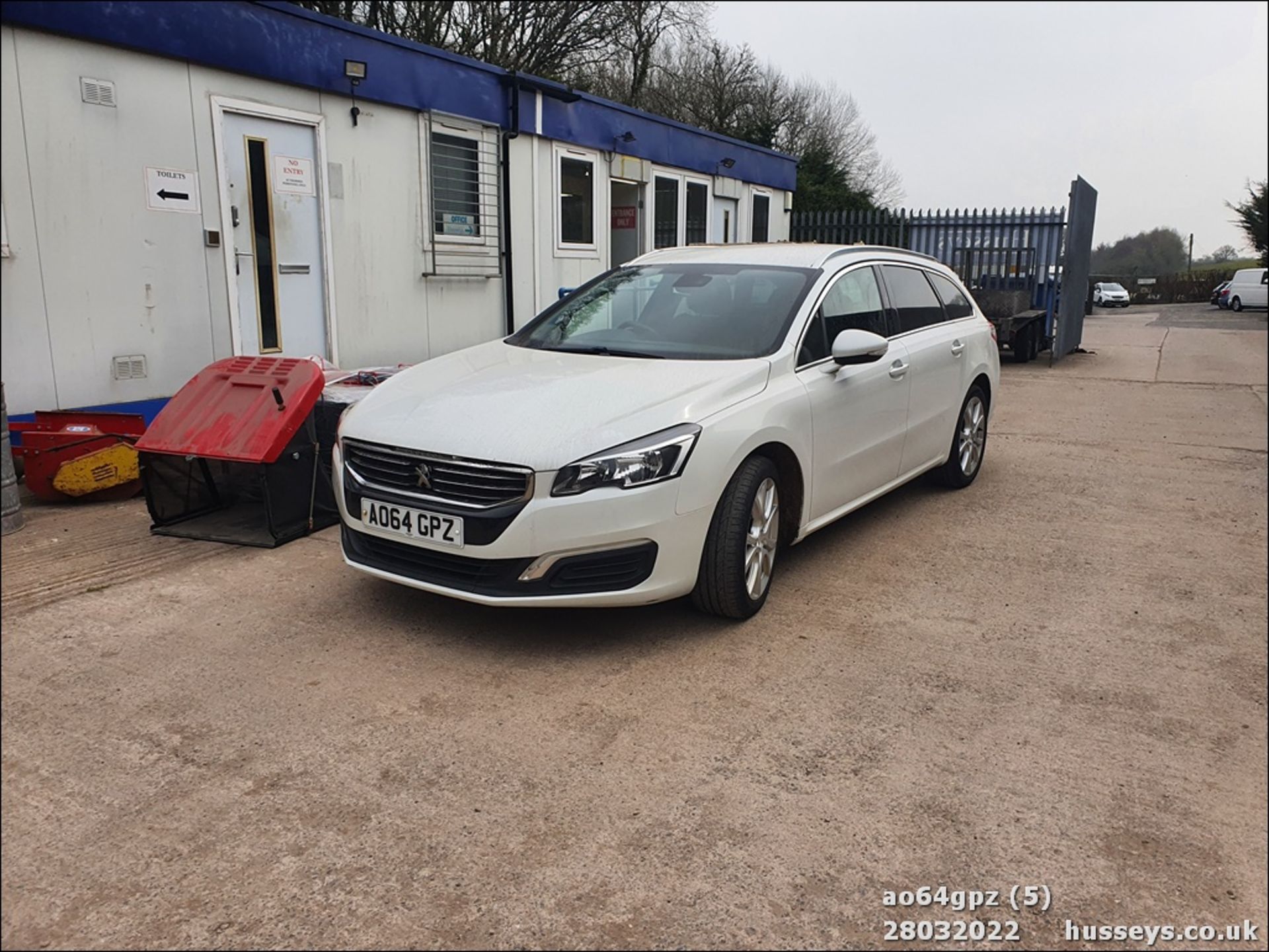 14/64 PEUGEOT 508 ACTIVE SW E-HDI - 1560cc 5dr Estate (White, 137k) - Image 5 of 41