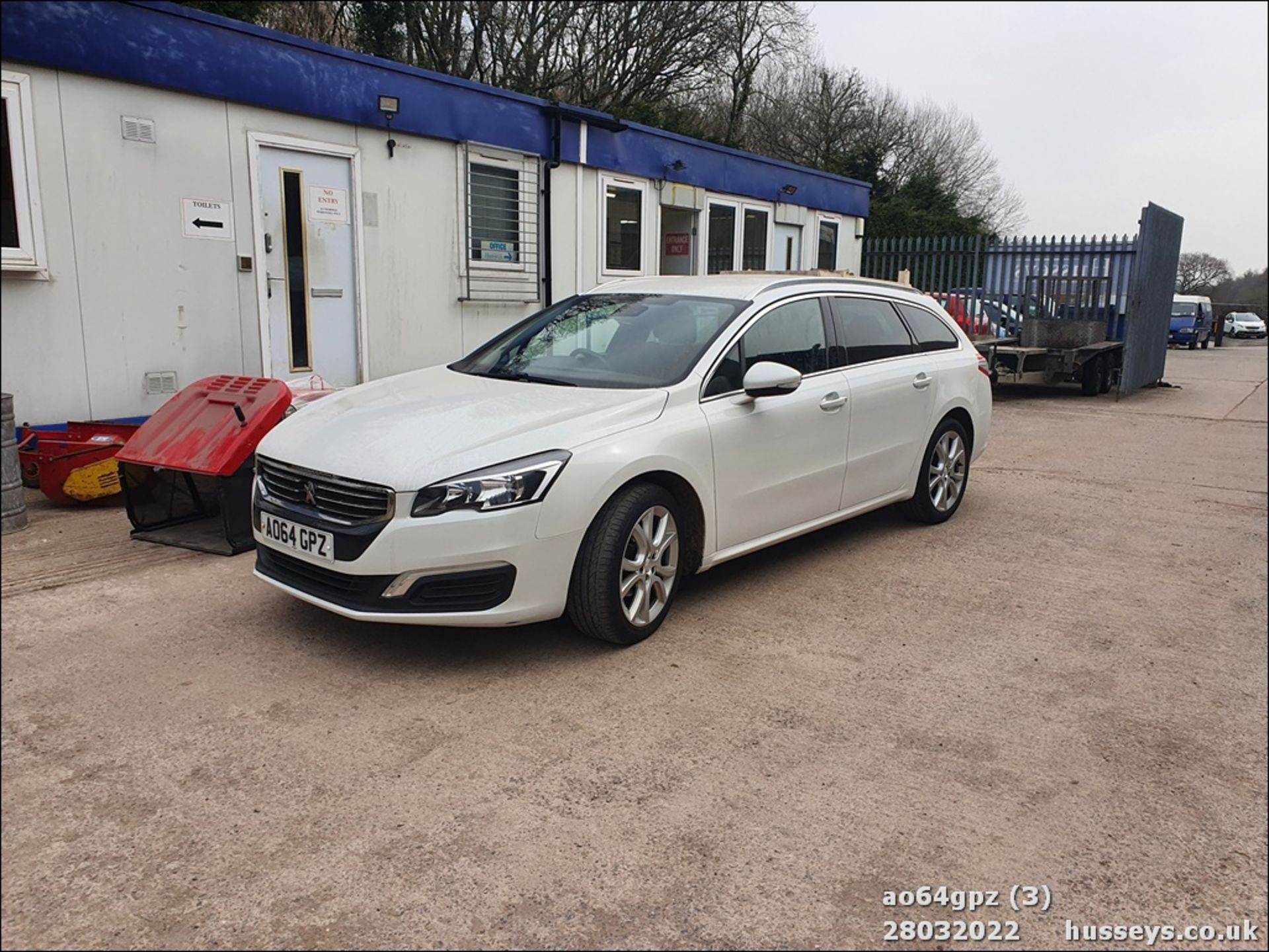 14/64 PEUGEOT 508 ACTIVE SW E-HDI - 1560cc 5dr Estate (White, 137k) - Image 3 of 41