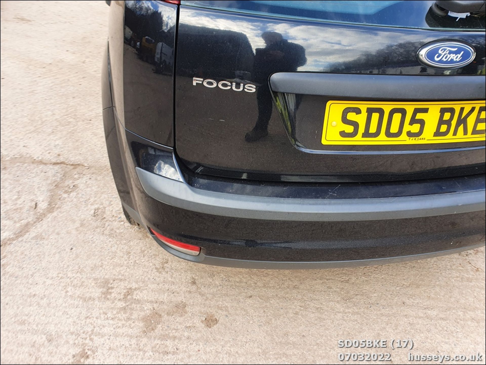 05/05 FORD FOCUS STUDIO - 1388cc 5dr Hatchback (Black, 105k) - Image 17 of 31
