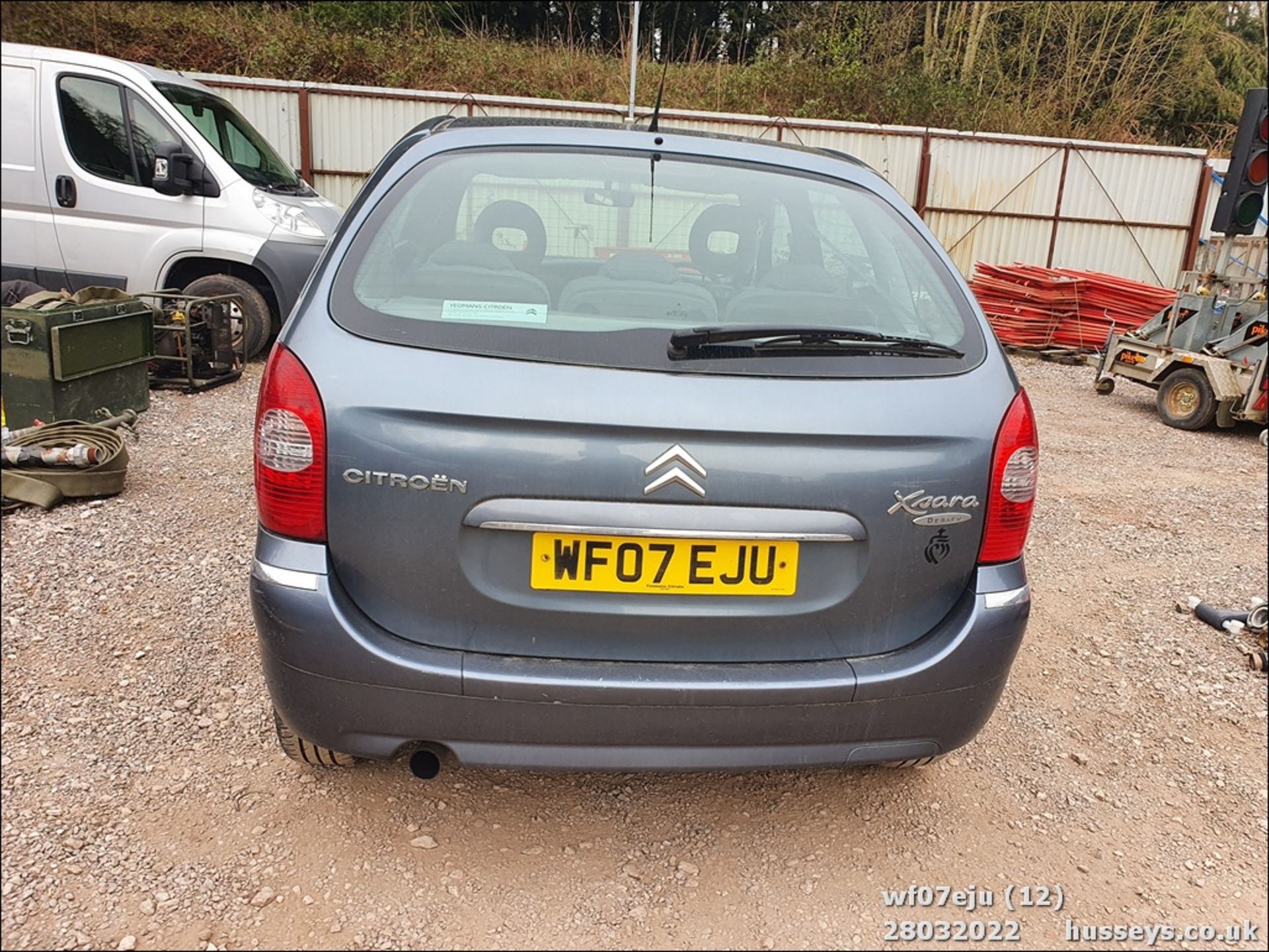 07/07 CITROEN XSARA PICASSO DESIRE 92 - 1560cc 5dr MPV (Grey) - Image 12 of 32