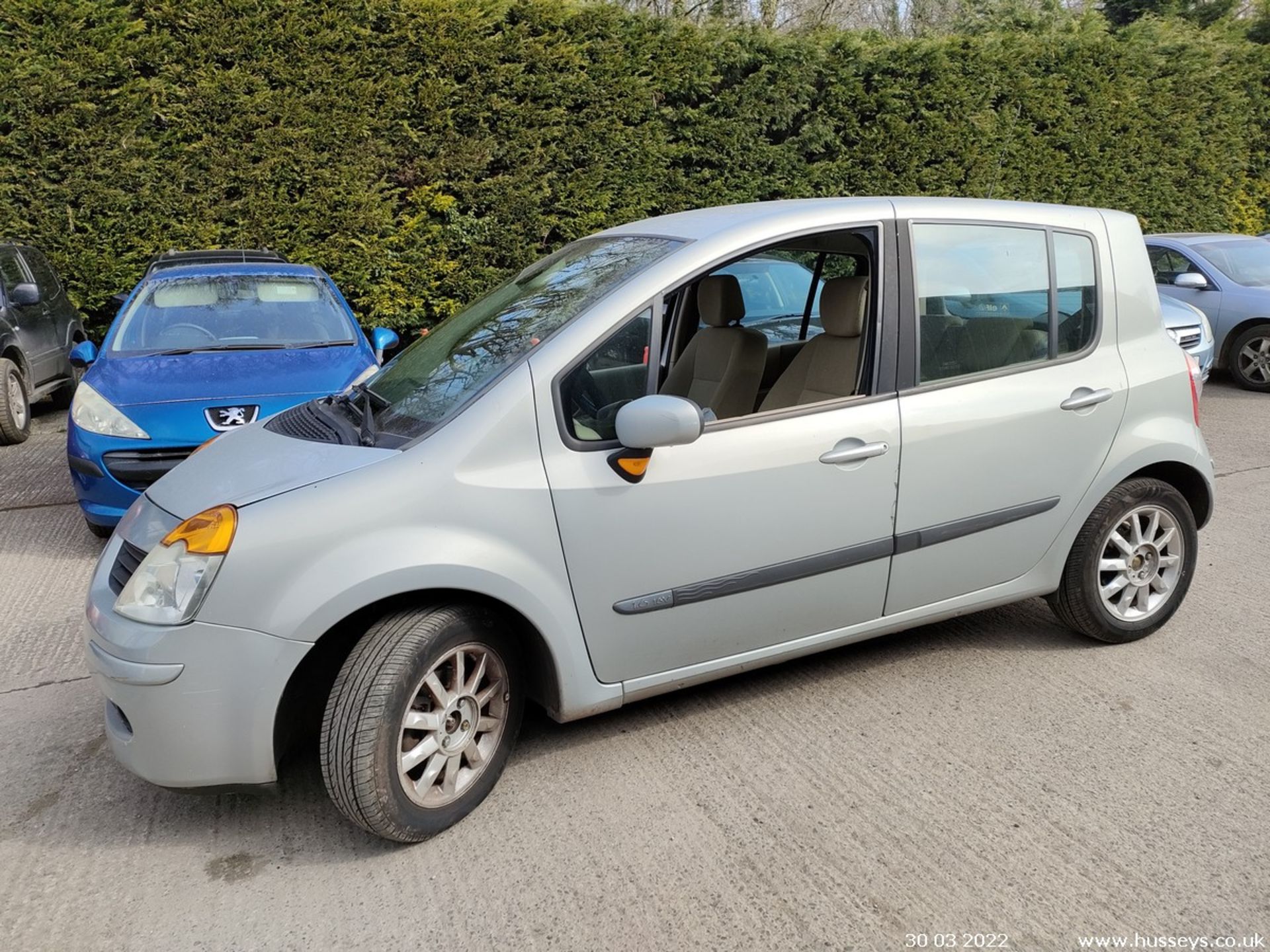 05/05 RENAULT MODUS PRIVILEGE 16V AUTO - 1598cc 5dr Hatchback (Silver) - Image 6 of 19