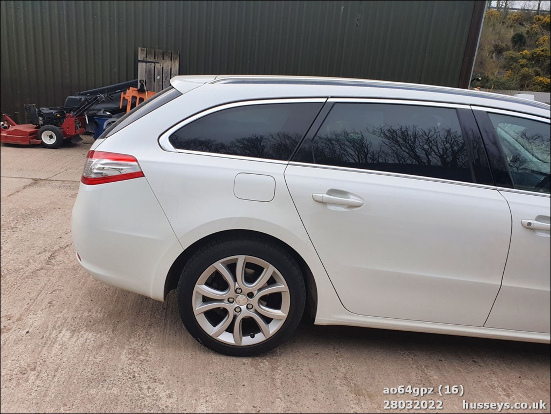 14/64 PEUGEOT 508 ACTIVE SW E-HDI - 1560cc 5dr Estate (White, 137k) - Image 16 of 41