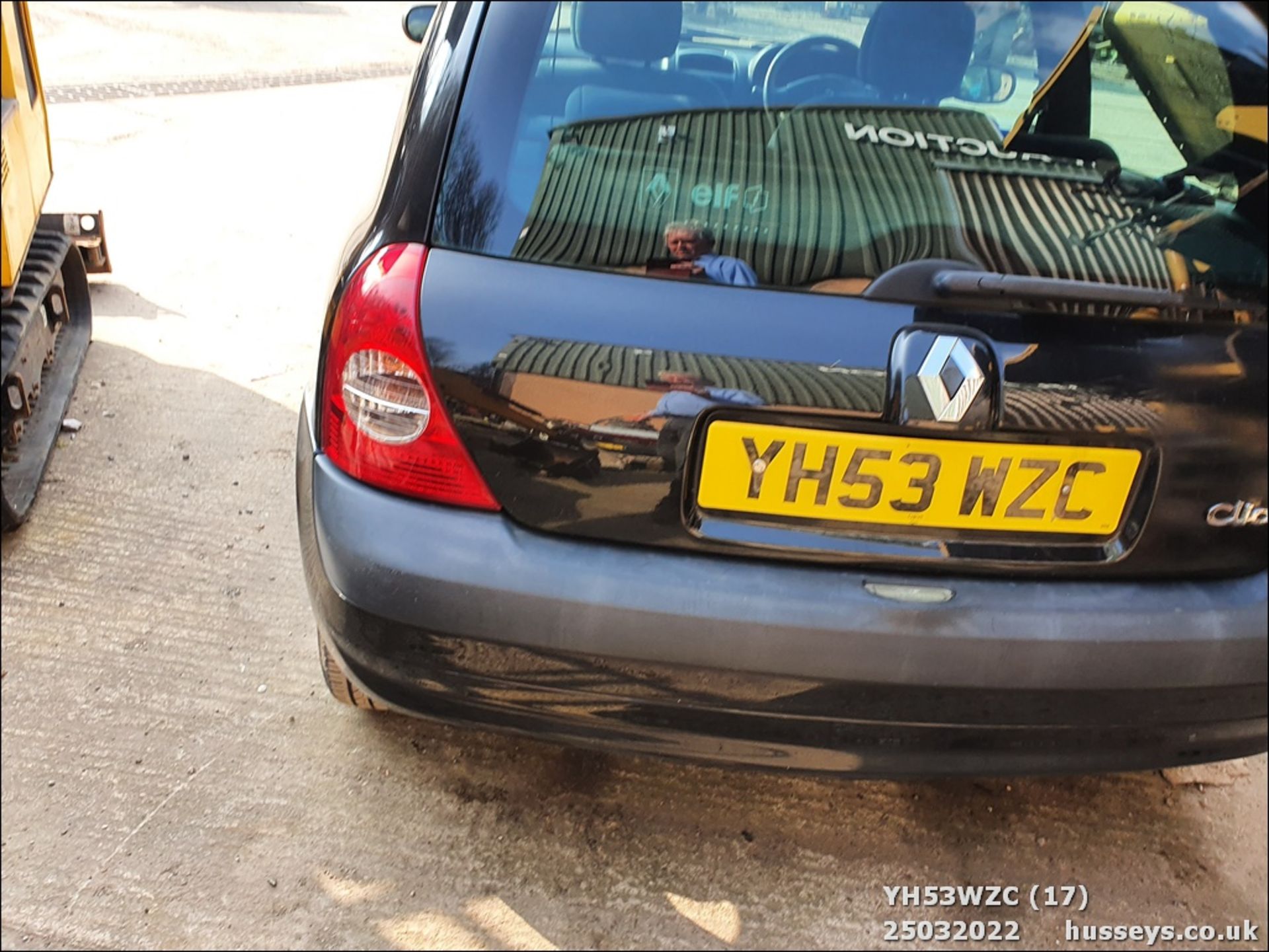 04/53 RENAULT CLIO DYNAMIQUE 16V - 1149cc 3dr Hatchback (Black, 90k) - Image 18 of 29