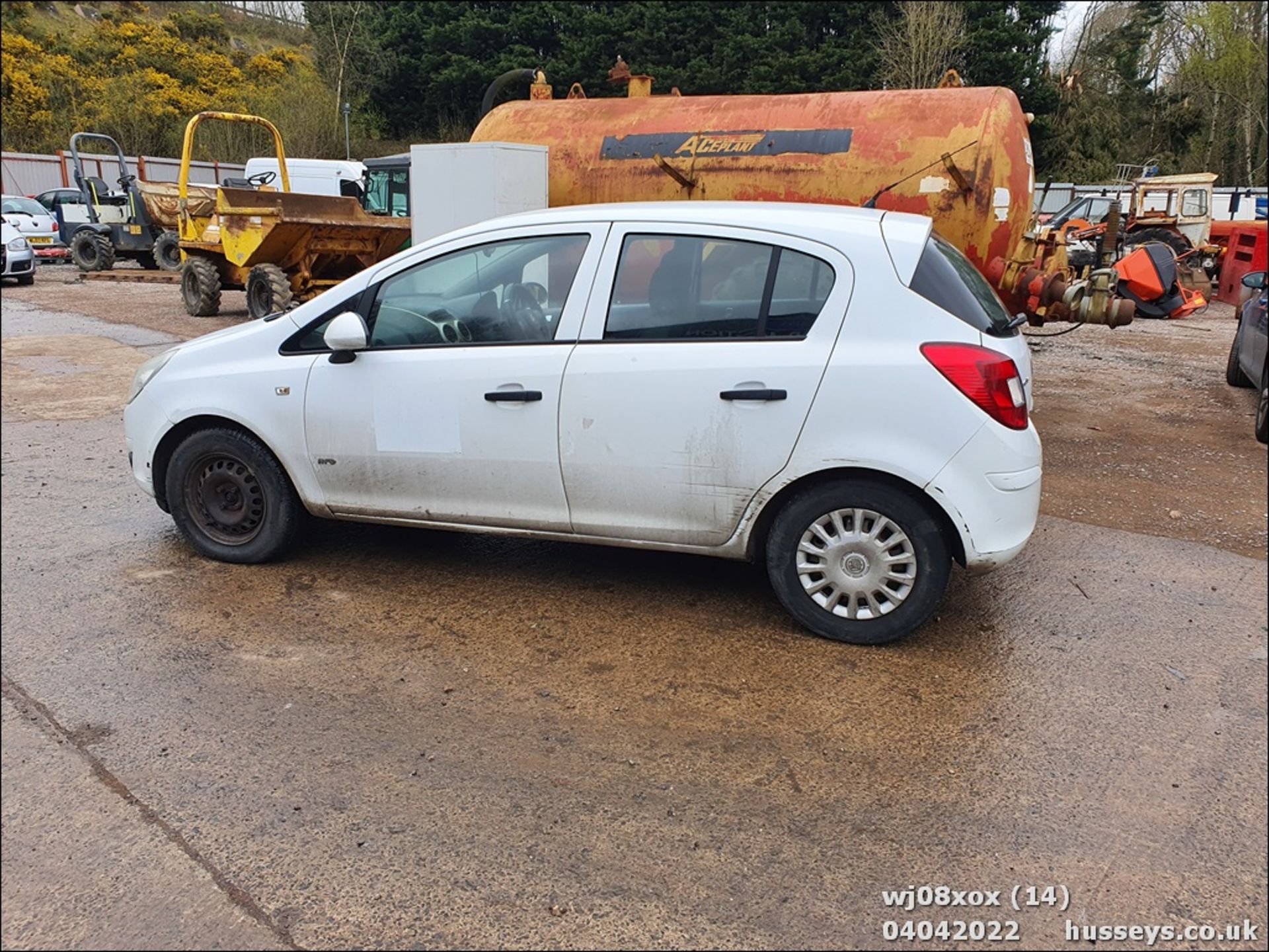 08/08 VAUXHALL CORSA LIFE CDTI - 1248cc 5dr Hatchback (White) - Image 14 of 52