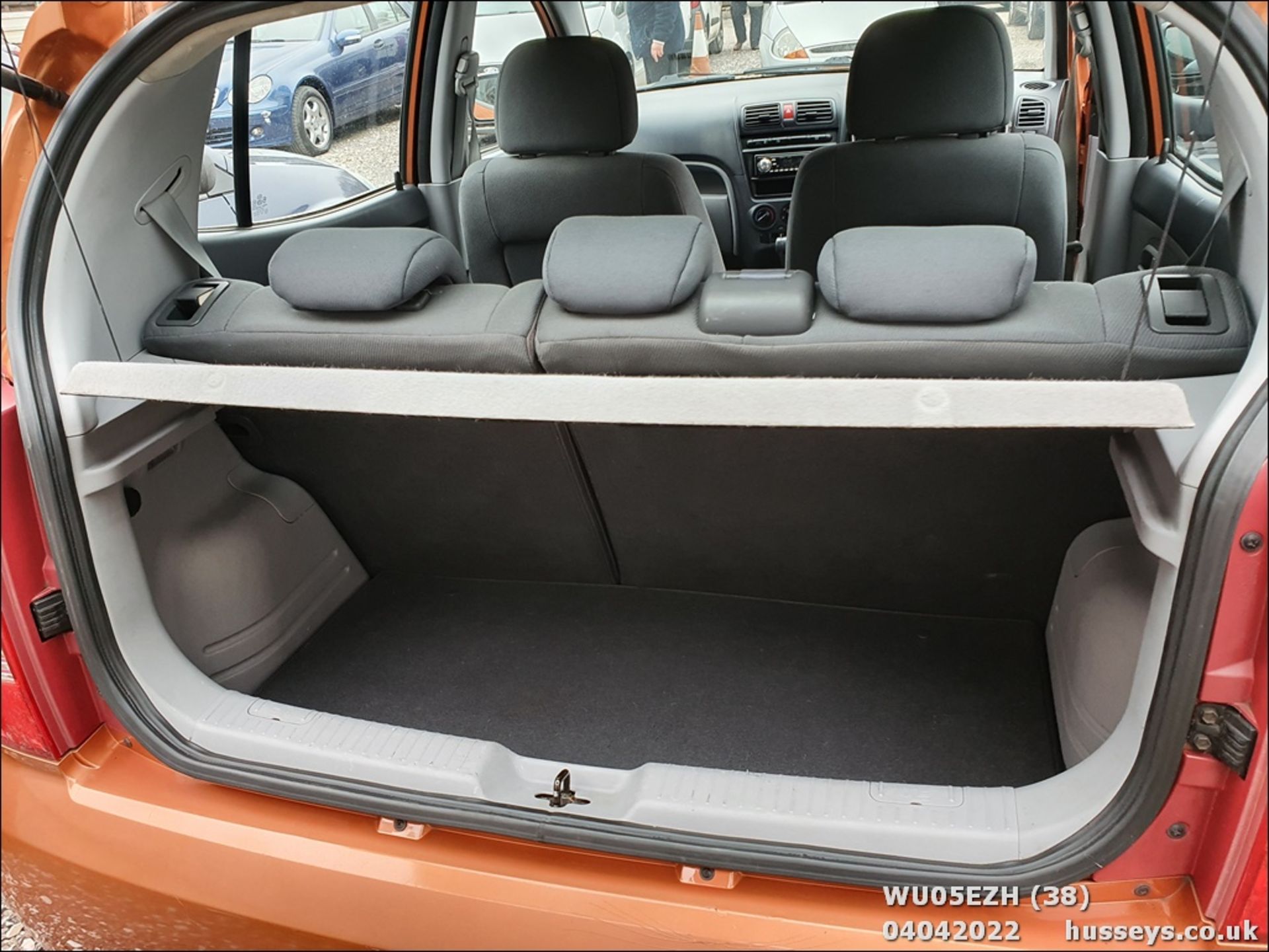 05/05 KIA PICANTO LX AUTO - 1086cc 5dr Hatchback (Orange, 84k) - Image 36 of 37