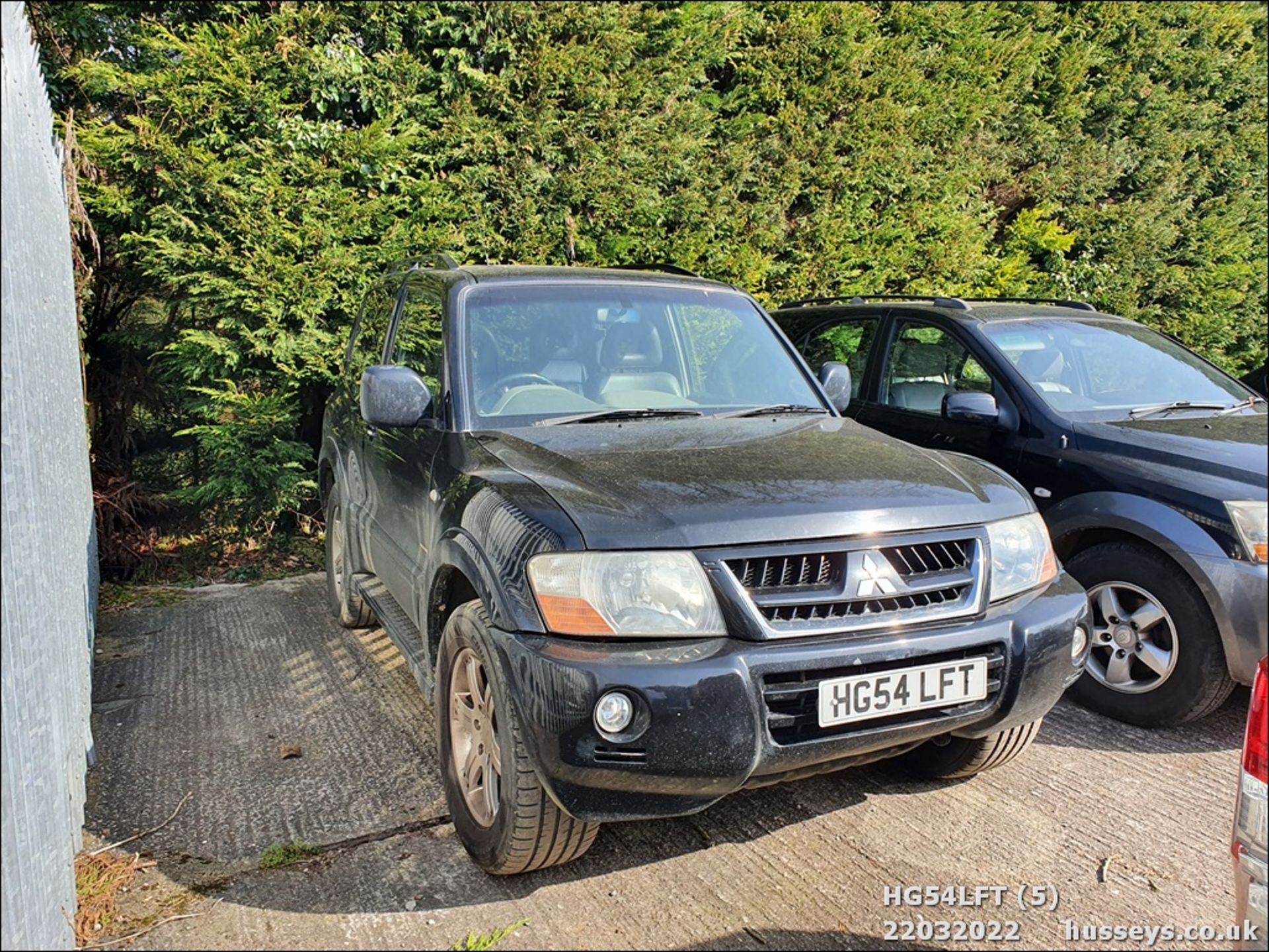 04/54 MITSUBISHI SHOGUN DI-D EQIP 4WRK SWB - 3200cc 4x4 (Black) - Image 6 of 32